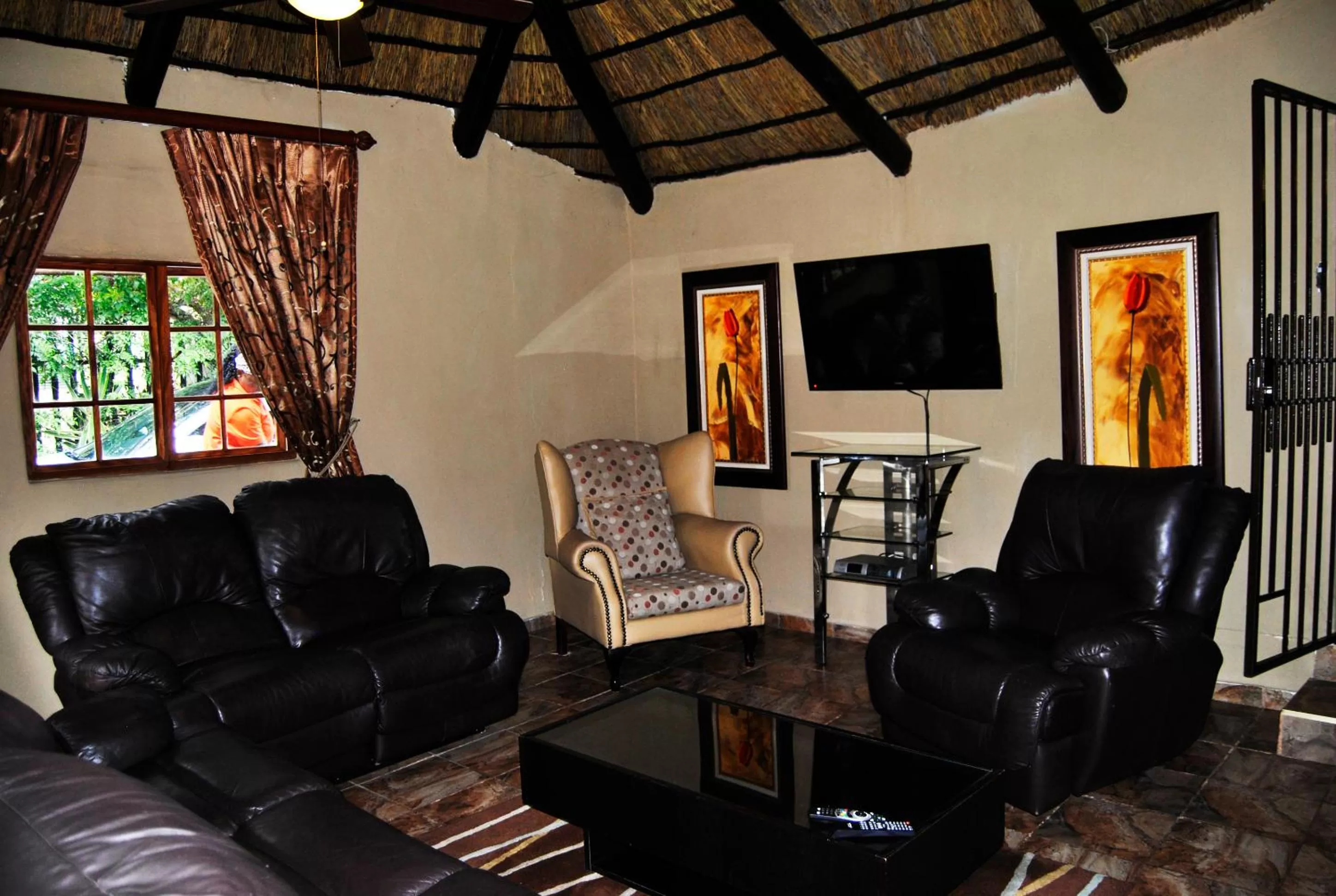 Lounge or bar in Birch Tree Cottage