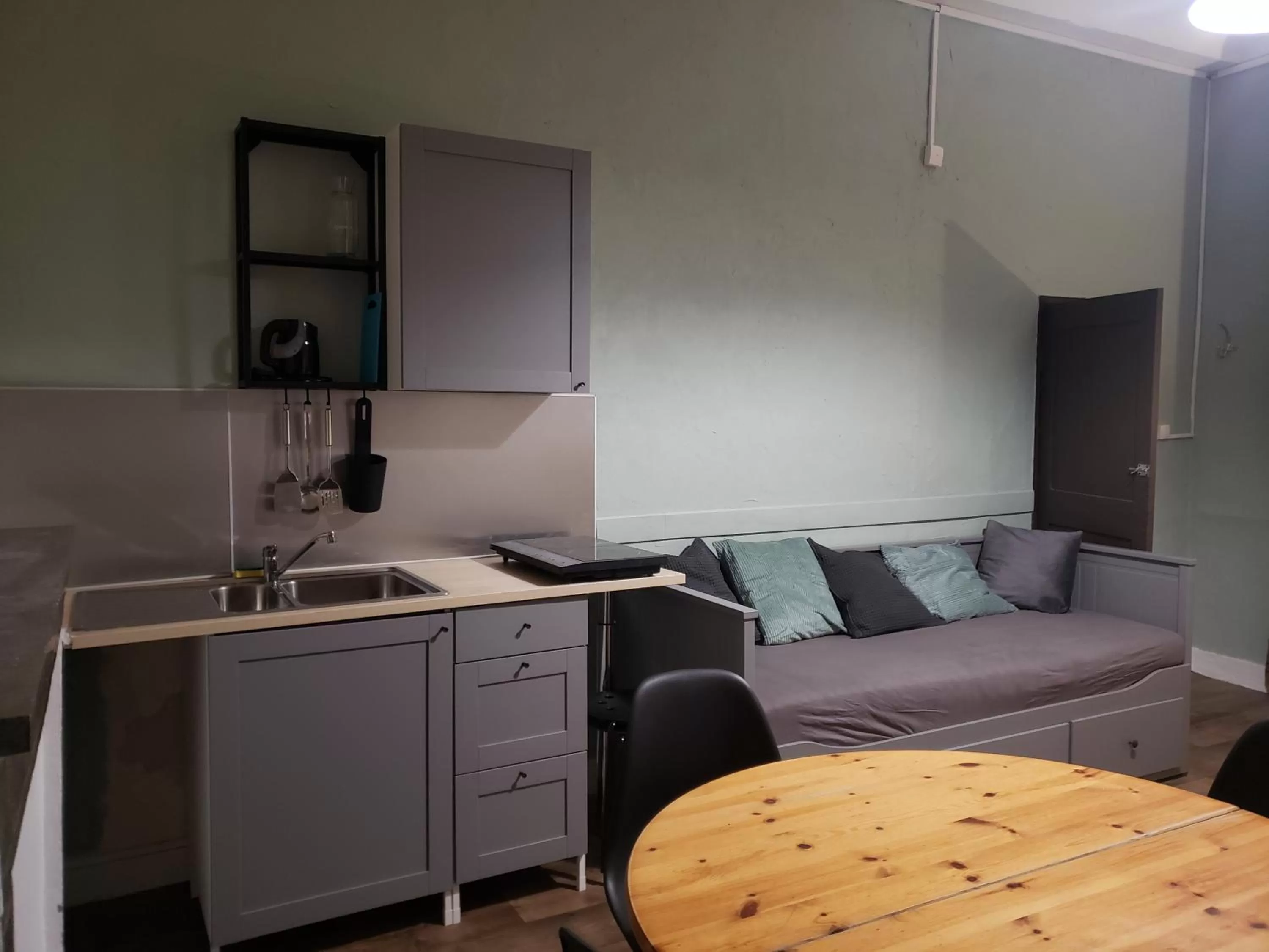 Kitchen or kitchenette, Kitchen/Kitchenette in Le Moulin D'onclaire Camping et chambres d'hôtes