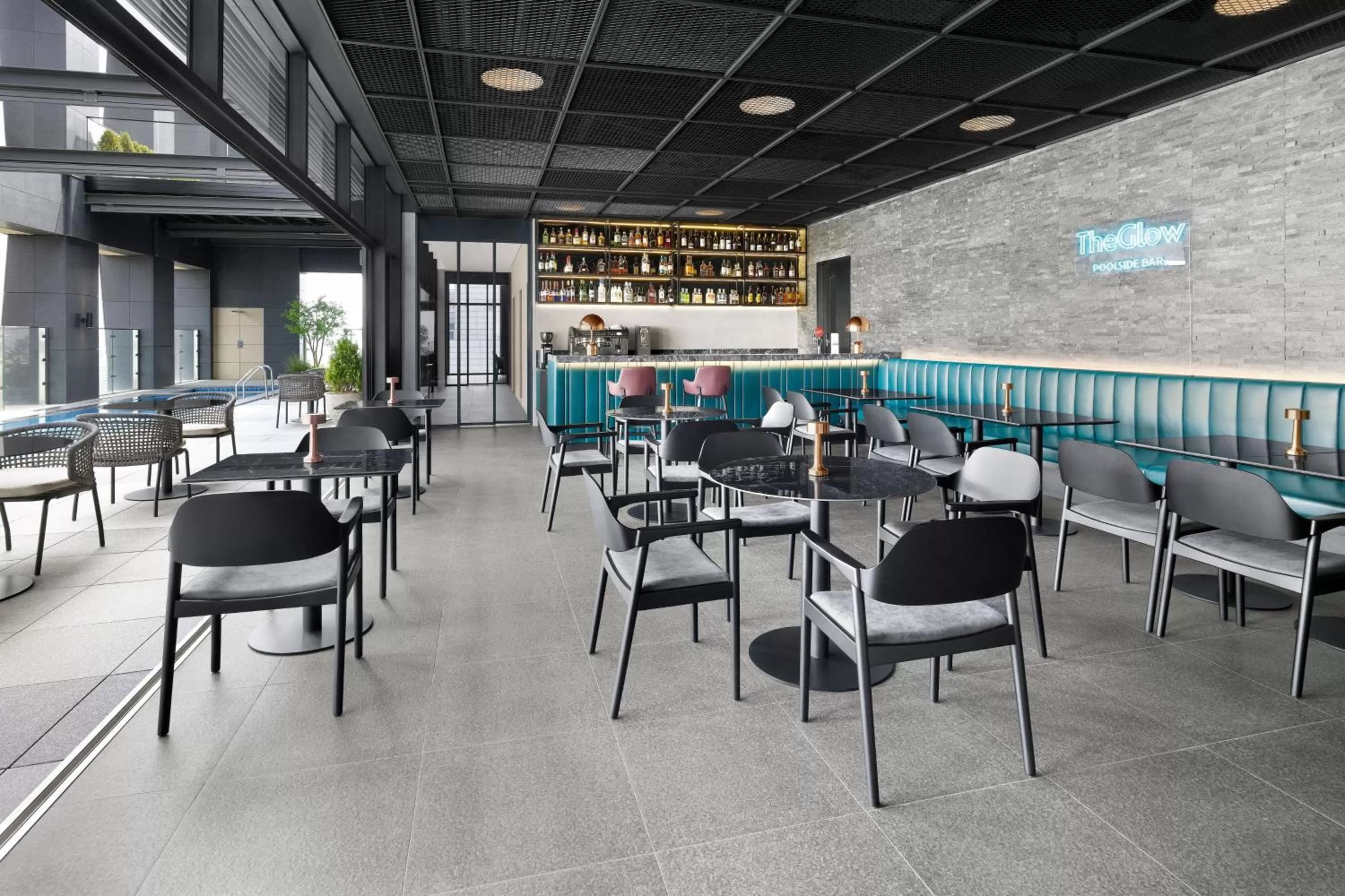 Swimming pool in Four Points by Sheraton Suwon