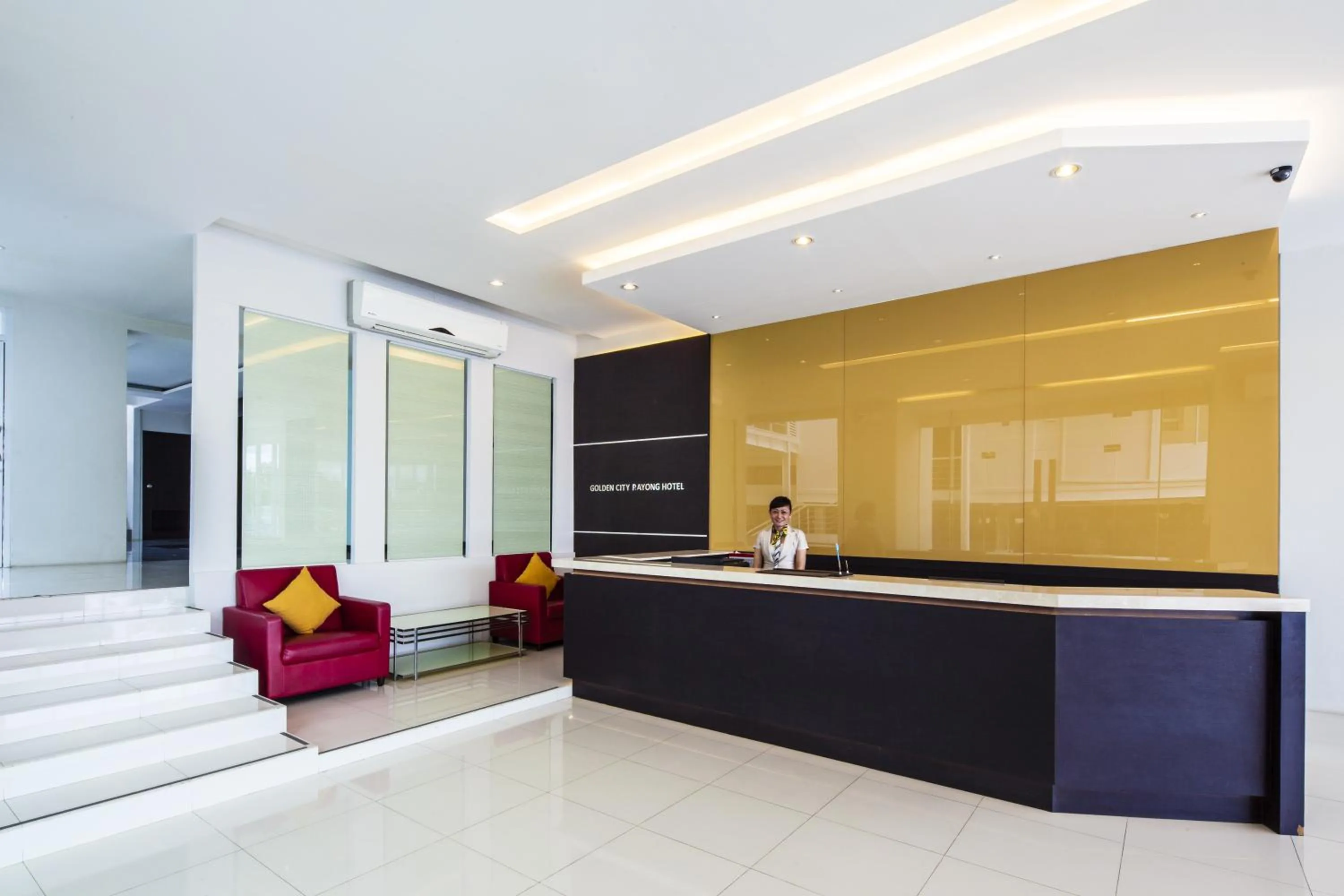 Lobby or reception in Golden City Rayong Hotel