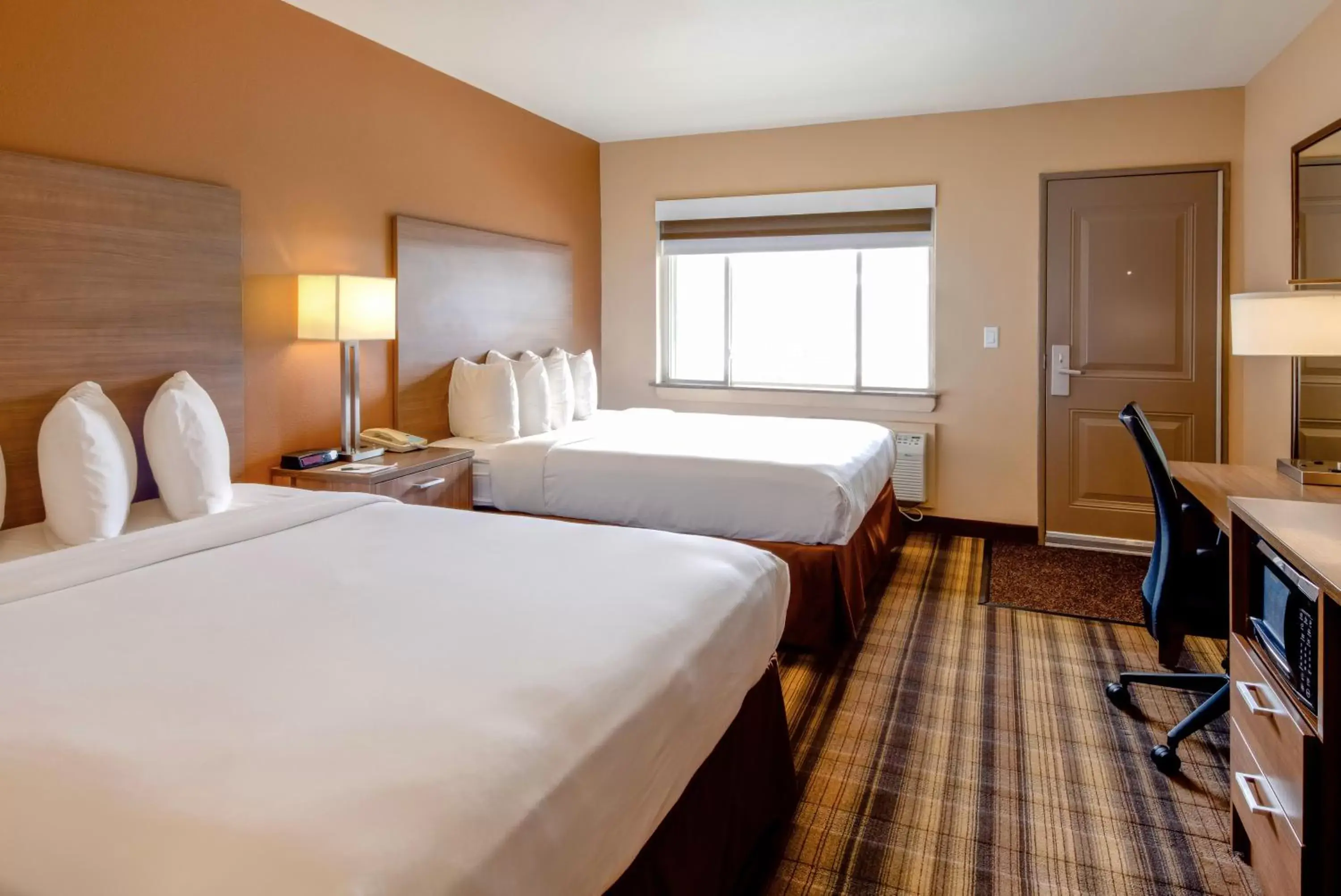 Queen Room with Two Queen Beds in Boulder University Inn Queen Room with Two Queen Beds in Boulder University Inn