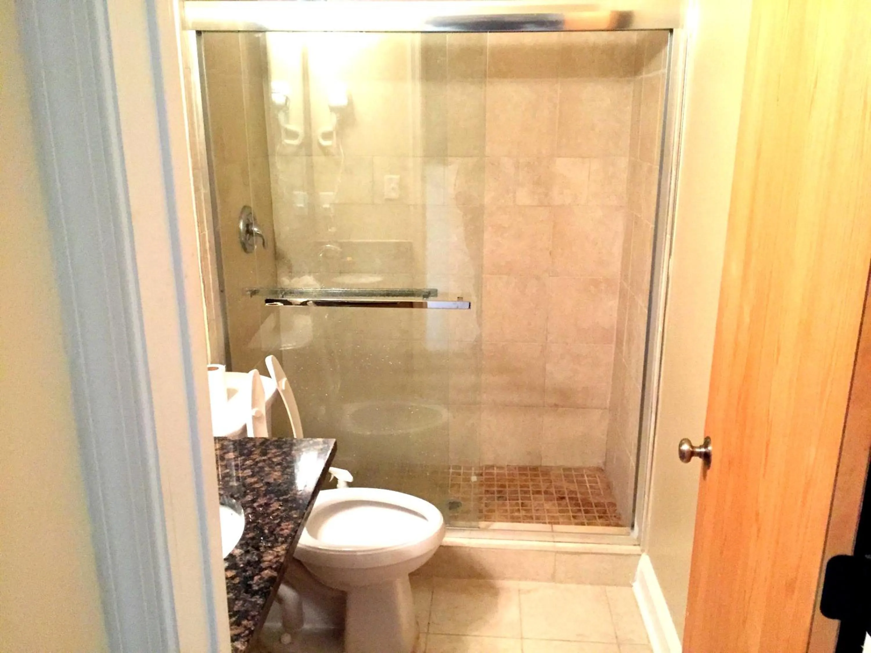 Bathroom in DC International Hostel 2