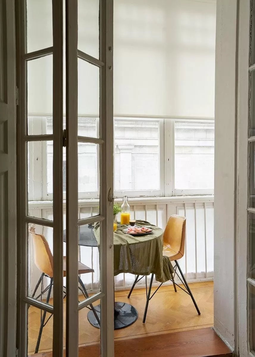 Dining area in Urban Suite Santander