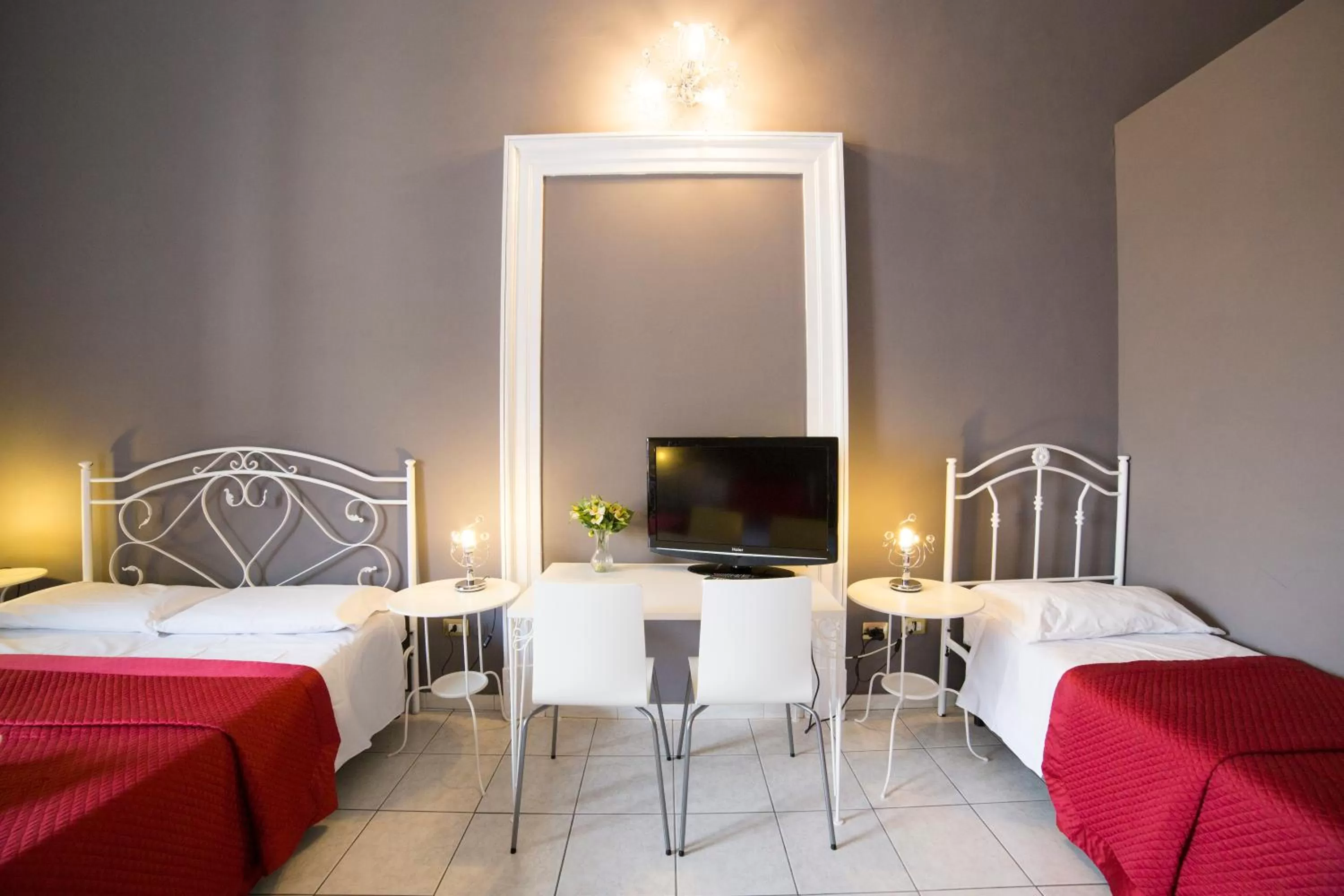 Photo of the whole room, Bed in Hotel Biscari