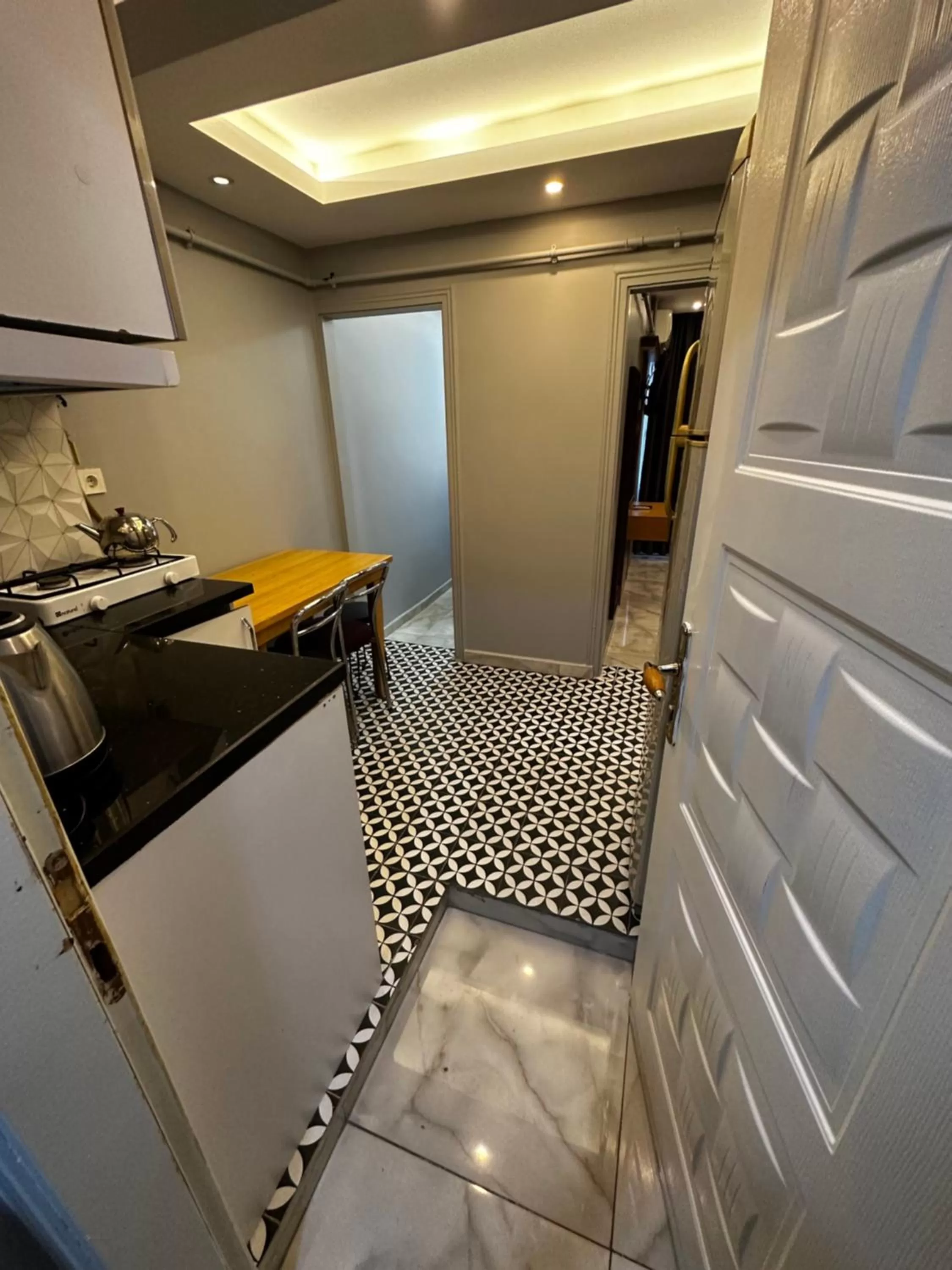 Kitchen or kitchenette in Arat Apartments