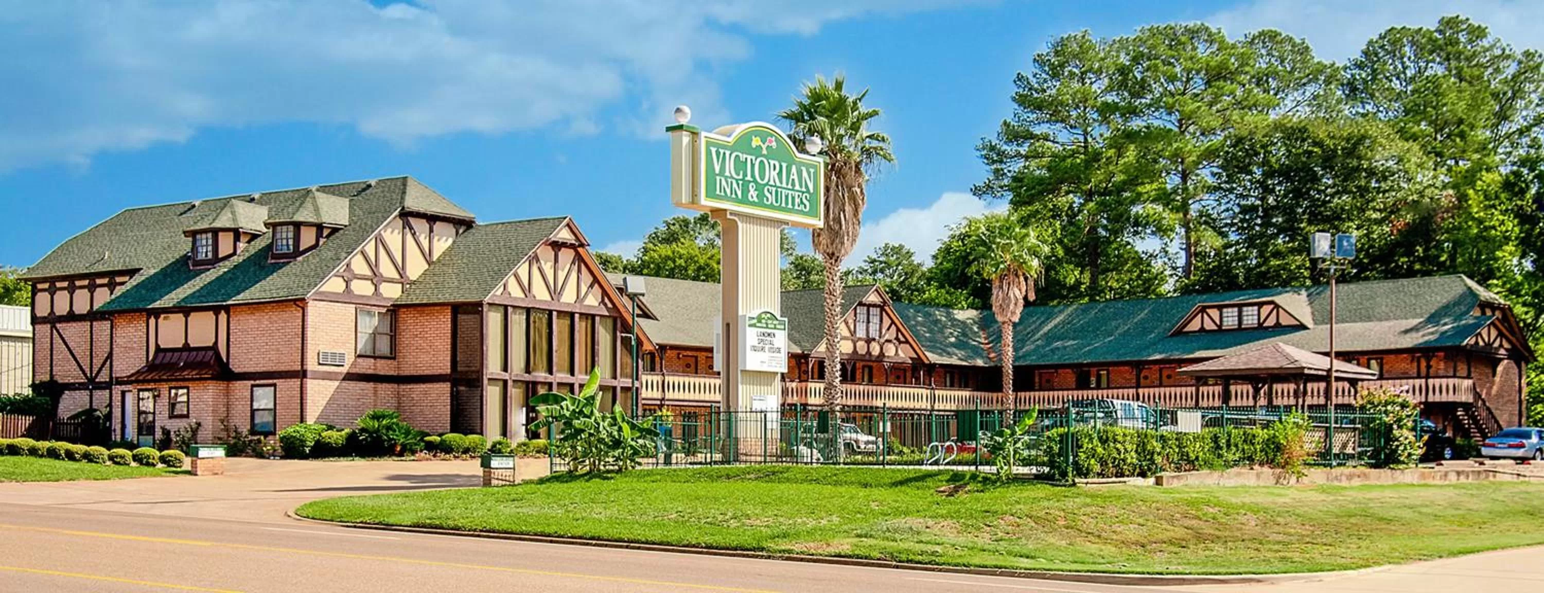 Property building in Victorian Inn & Suites