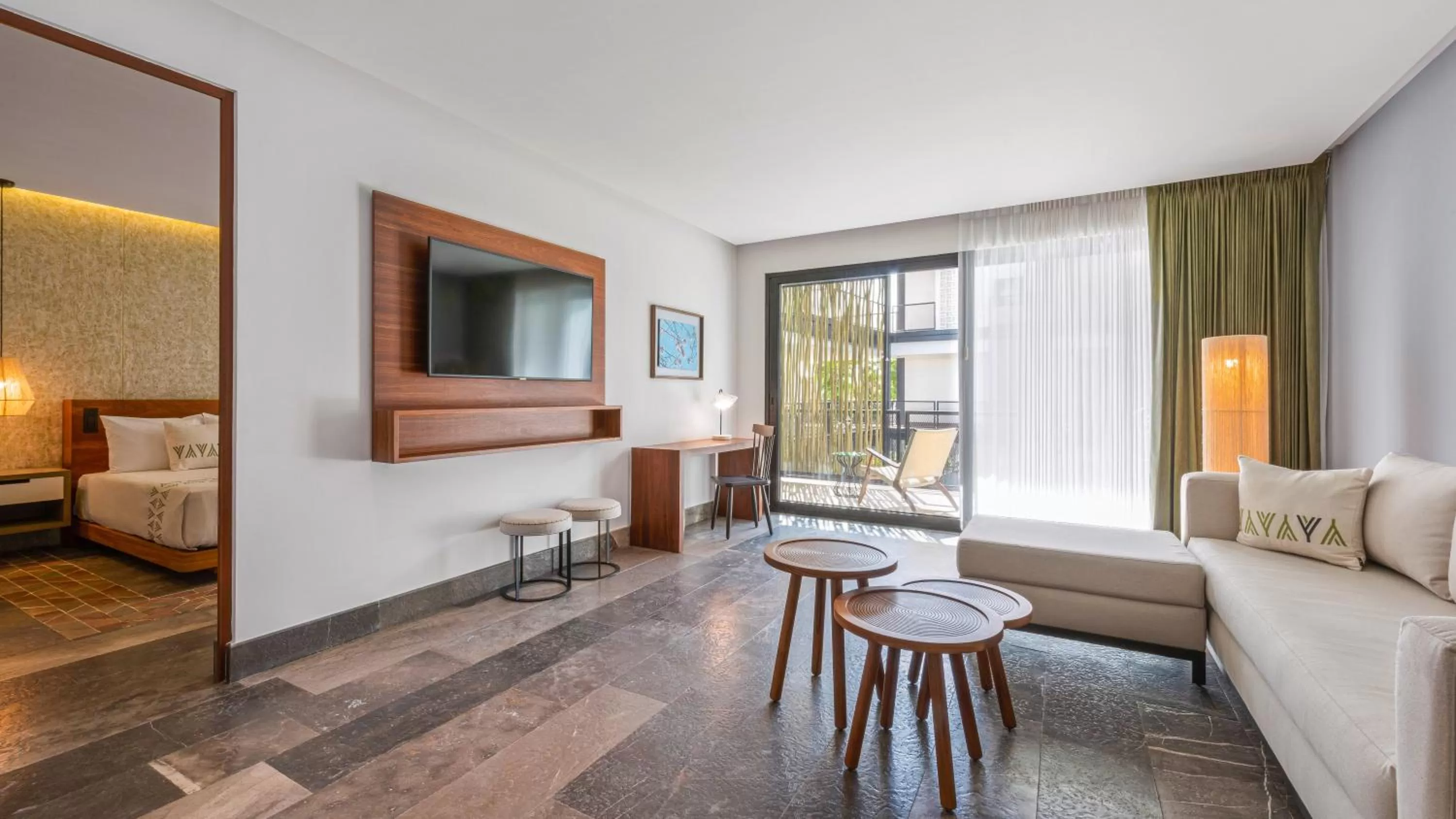 Living room, Bed in Wayam Mundo Imperial