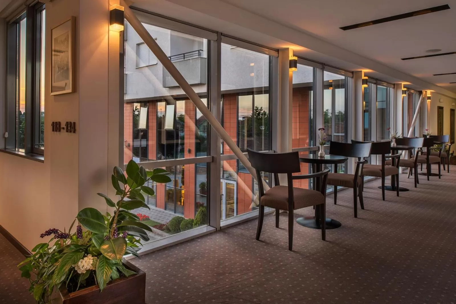 Restaurant/places to eat in Hotel Nartel