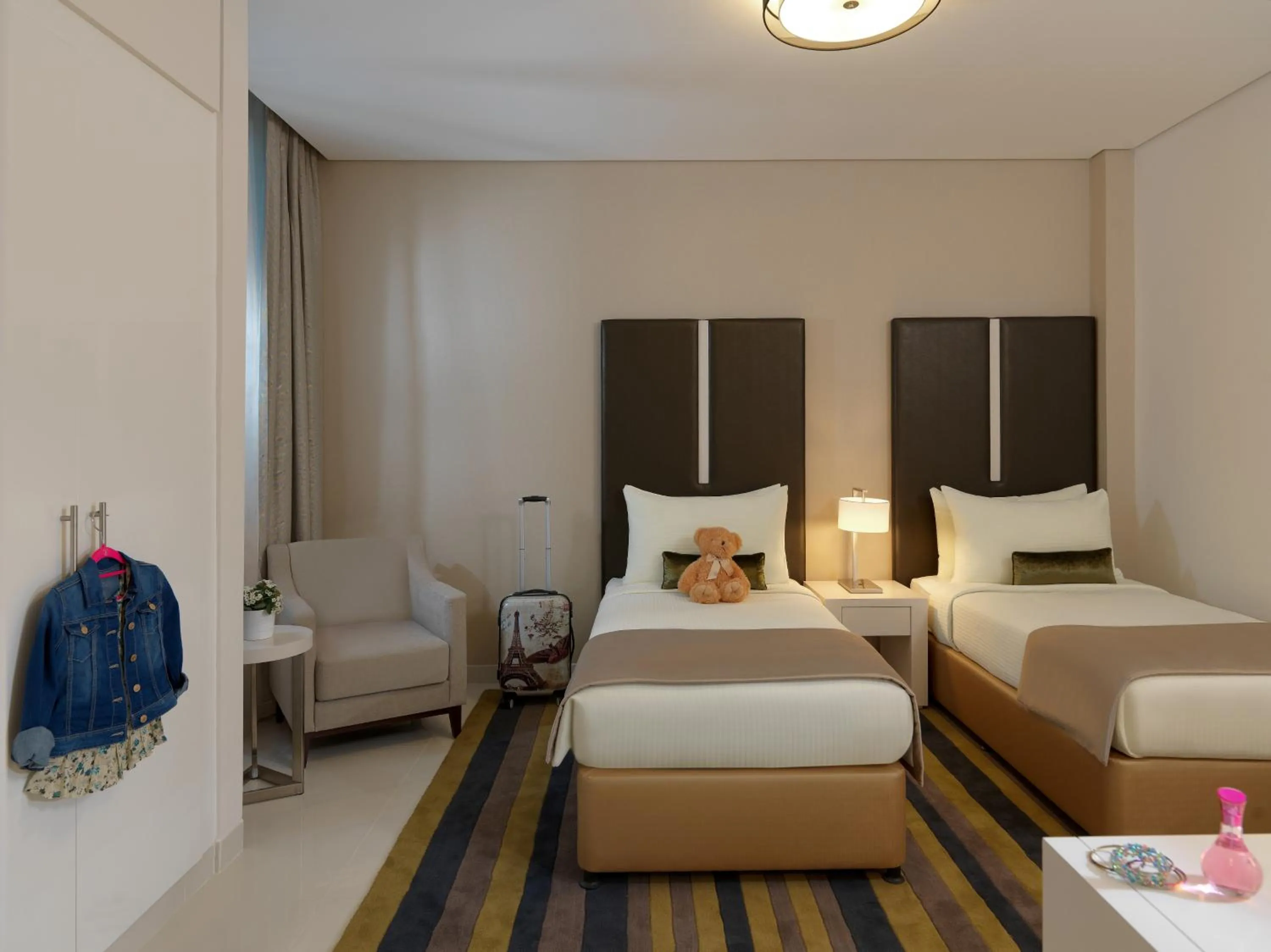 Bed in DAMAC Maison Cour Jardin