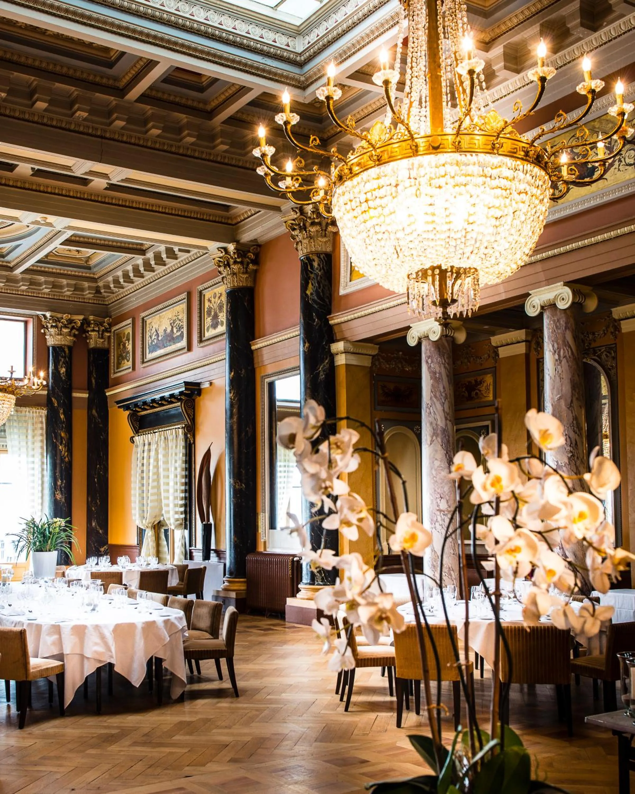 Food and drinks in Hôtel Des Trois Couronnes & Spa - The Leading Hotels of the World