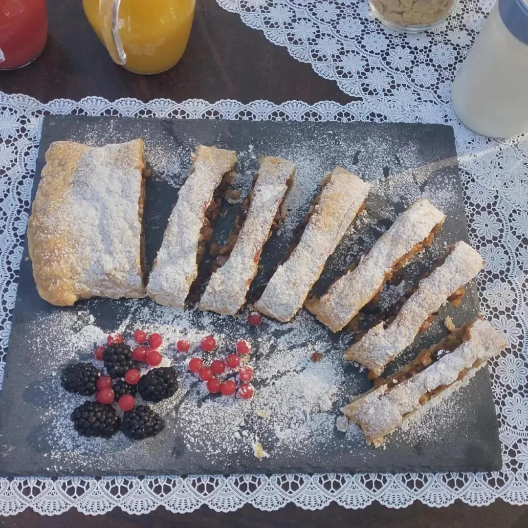 Breakfast in Pirro & Sharon House