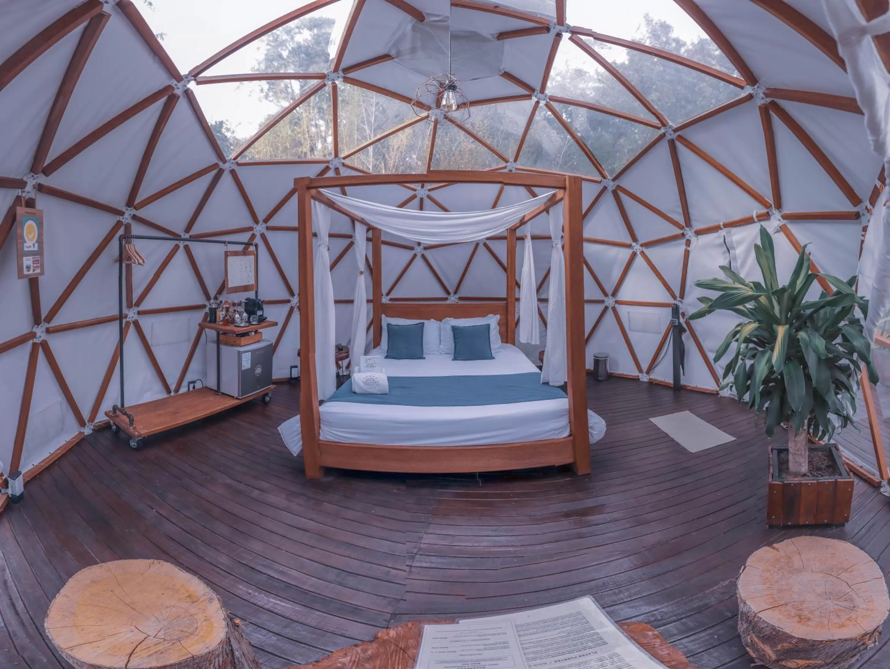 Bed in Domus Glamping Guatapé