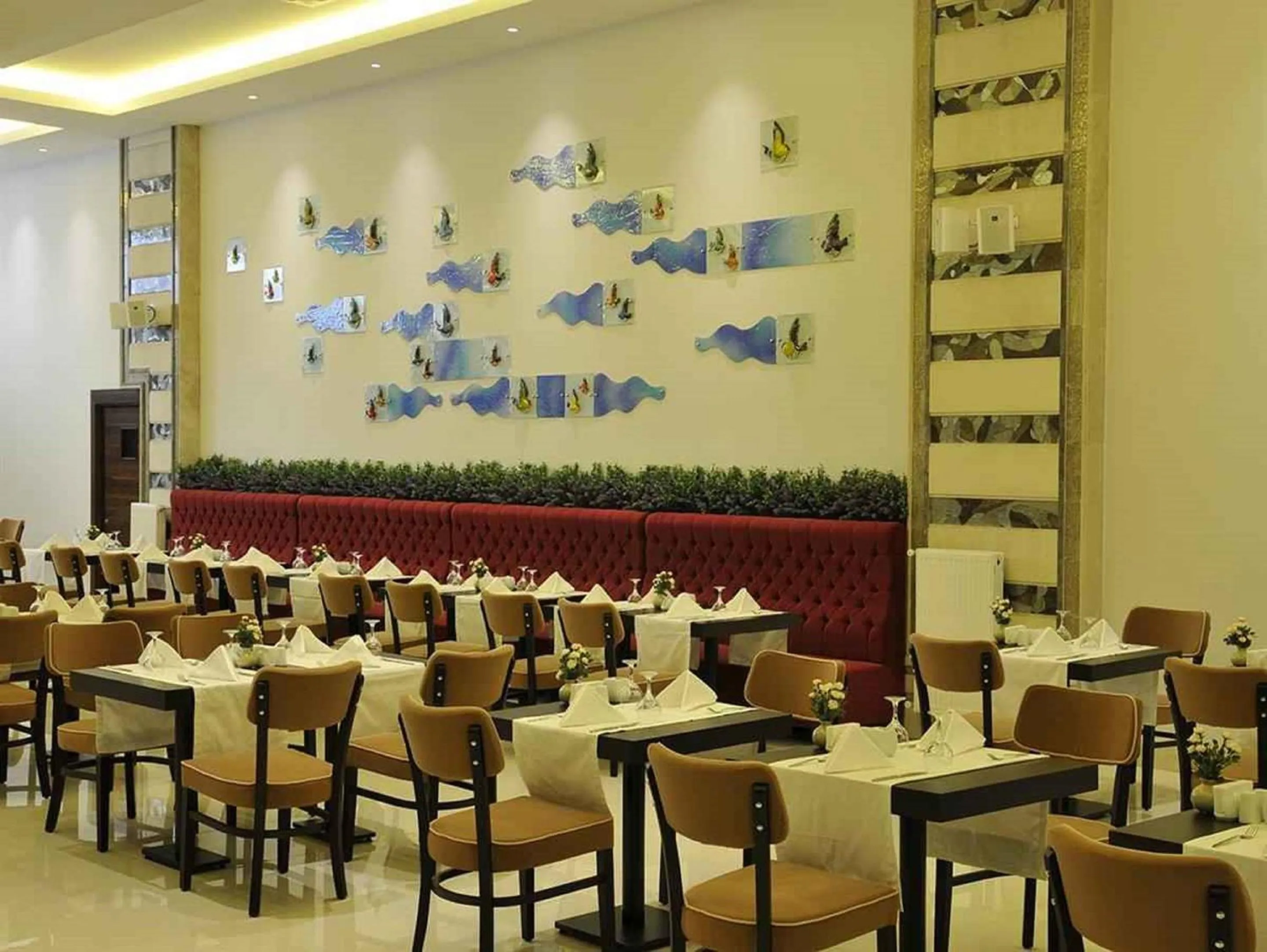 Restaurant/places to eat in Rox Hotel Istanbul