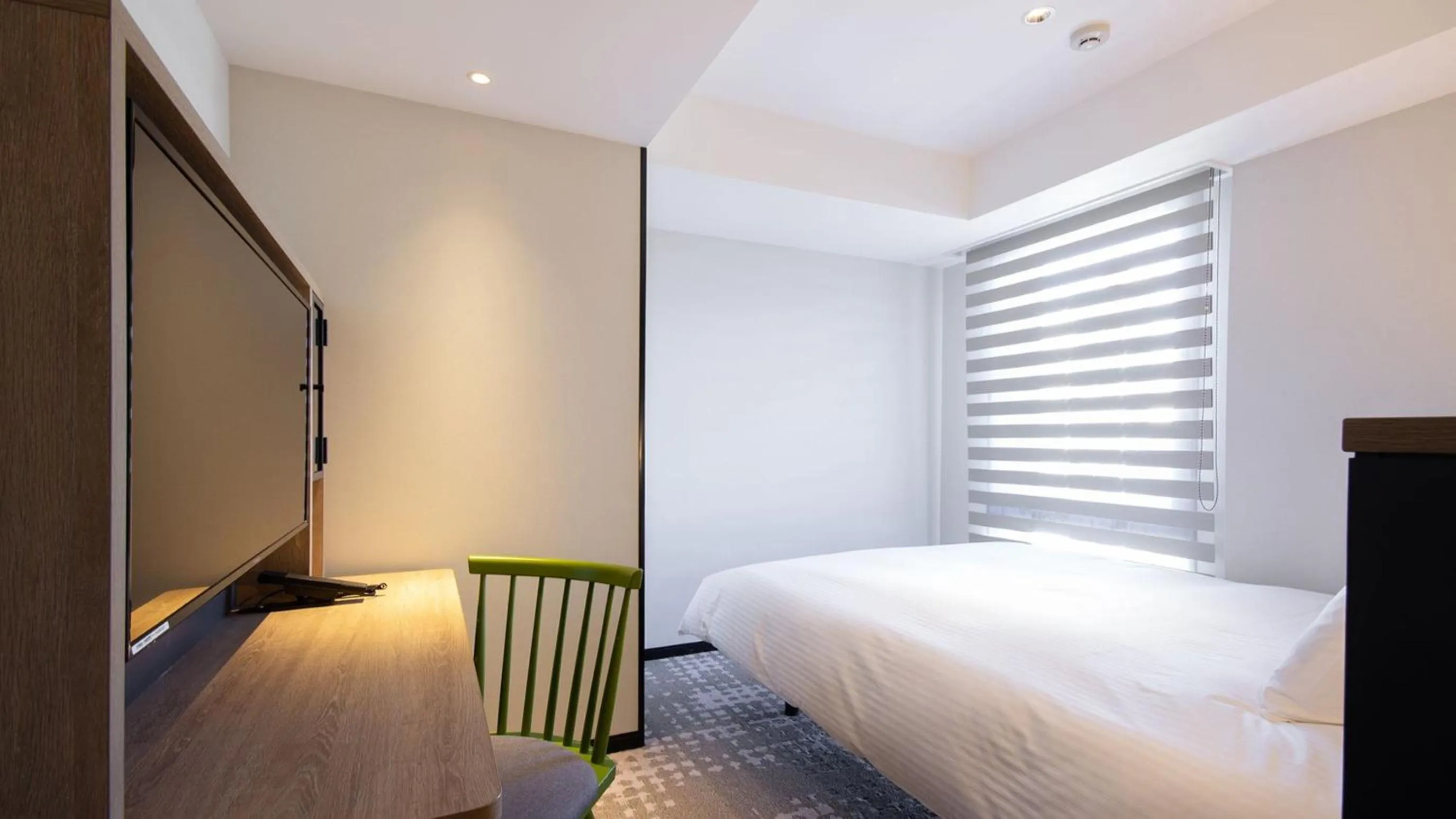 Bed in JR-East Hotel Mets Yokohama