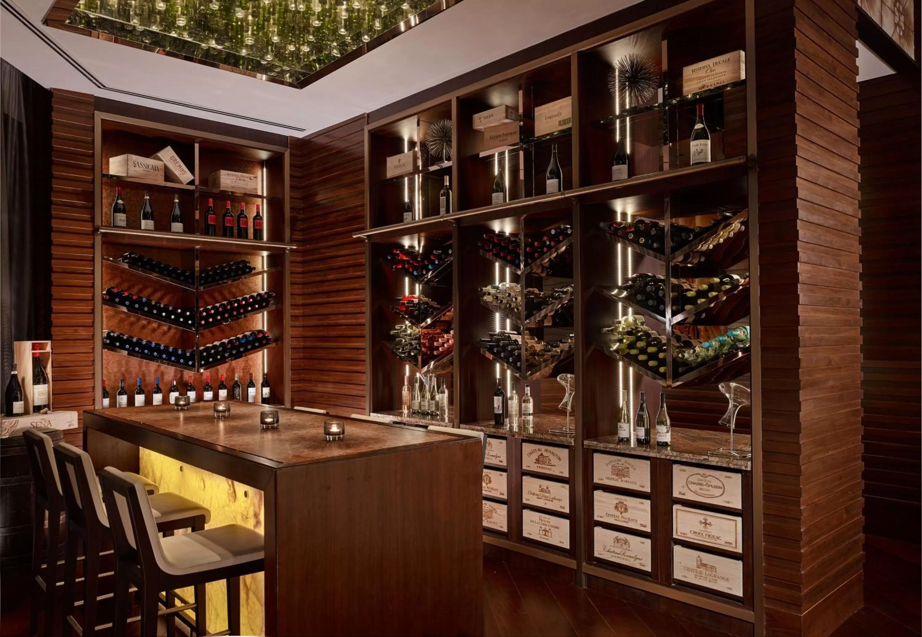 Restaurant/places to eat in Grand Hyatt Abu Dhabi Hotel & Residences Emirates Pearl