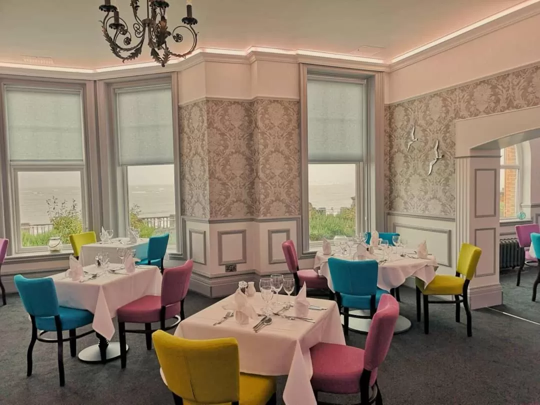 Restaurant/places to eat in Hotel Victoria