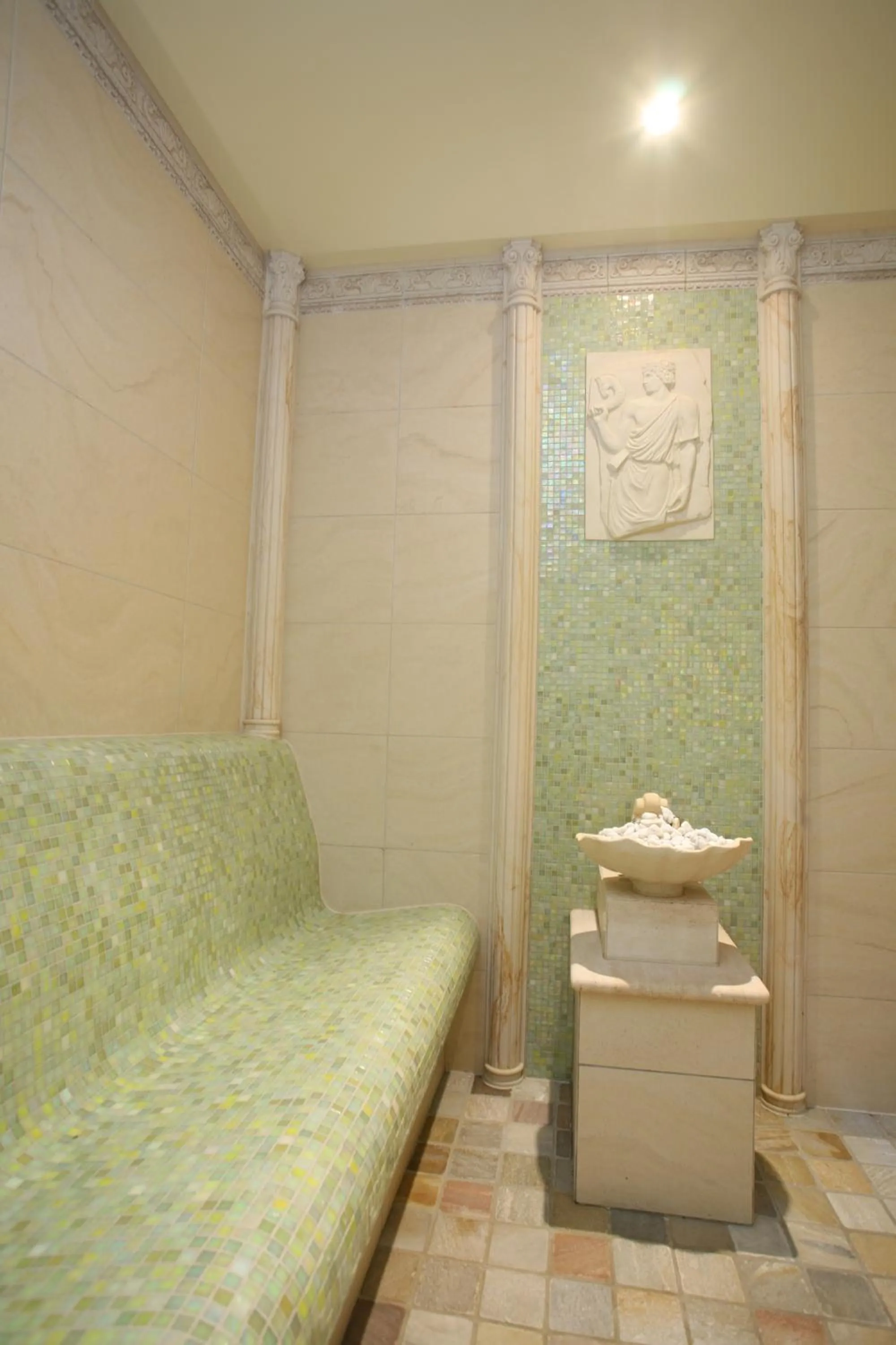 Steam room in Hotel Lagorai Resort & Spa