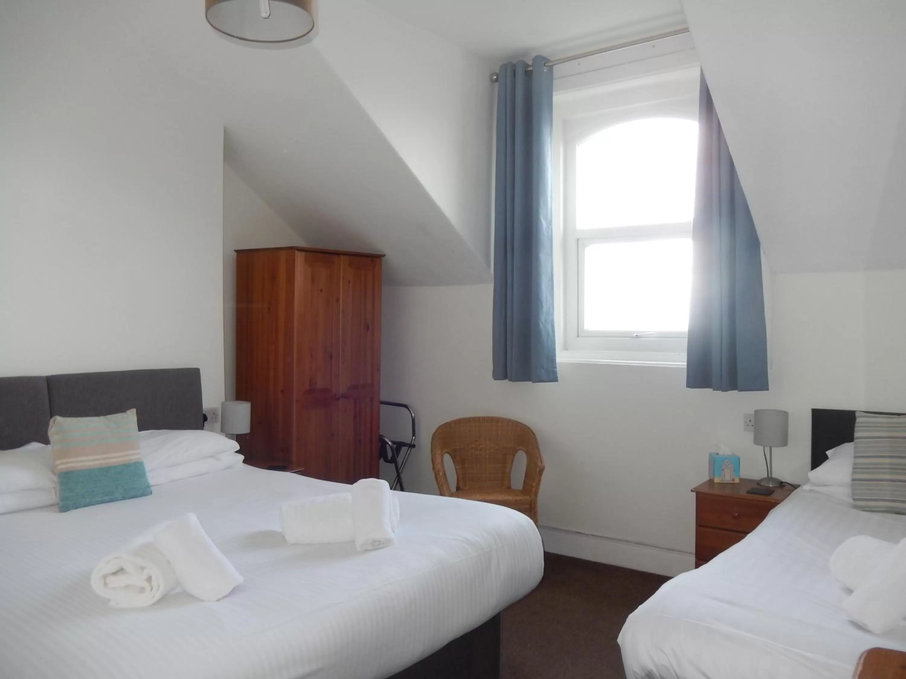 Photo of the whole room, Bed in The Oasis Hotel