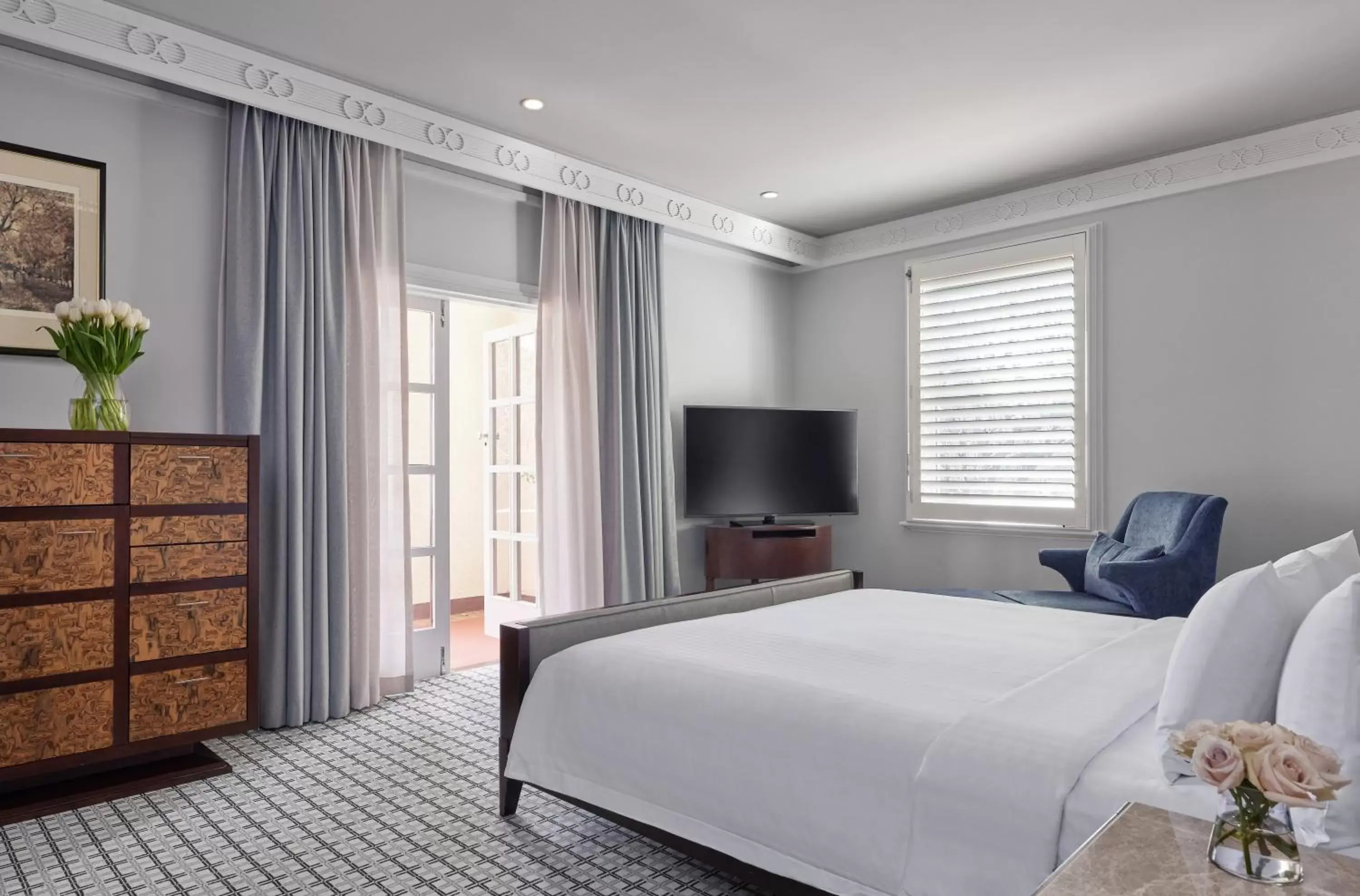 Heritage King Room with Balcony in Hyatt Hotel Canberra - A Park Hyatt Hotel Heritage King Room with Balcony in Hyatt Hotel Canberra - A Park Hyatt Hotel