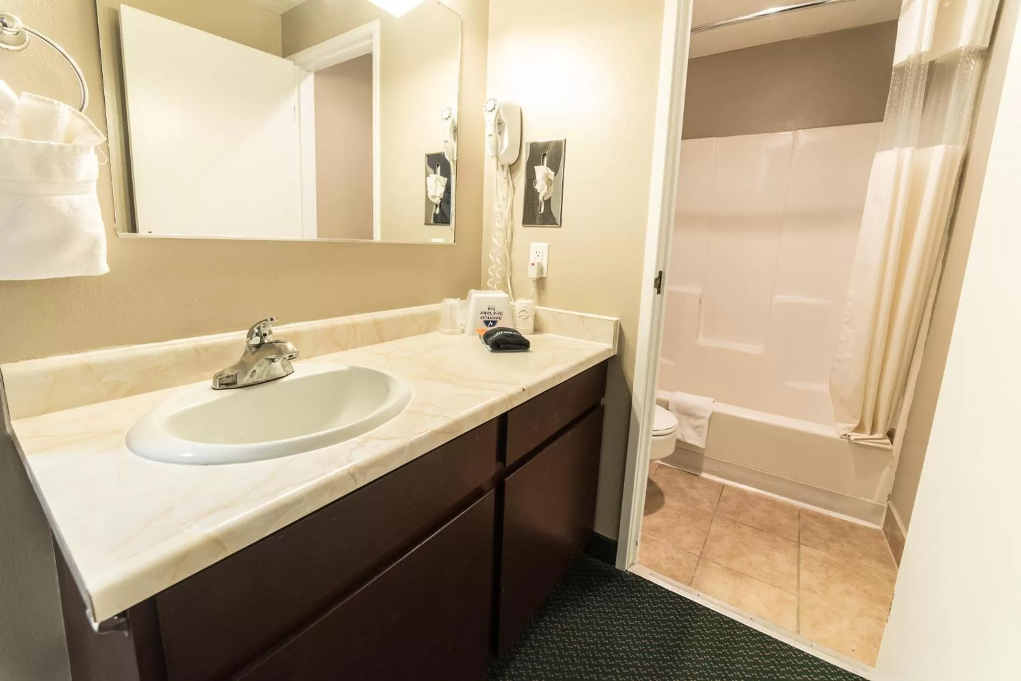 Bathroom in Red Ledges Inn