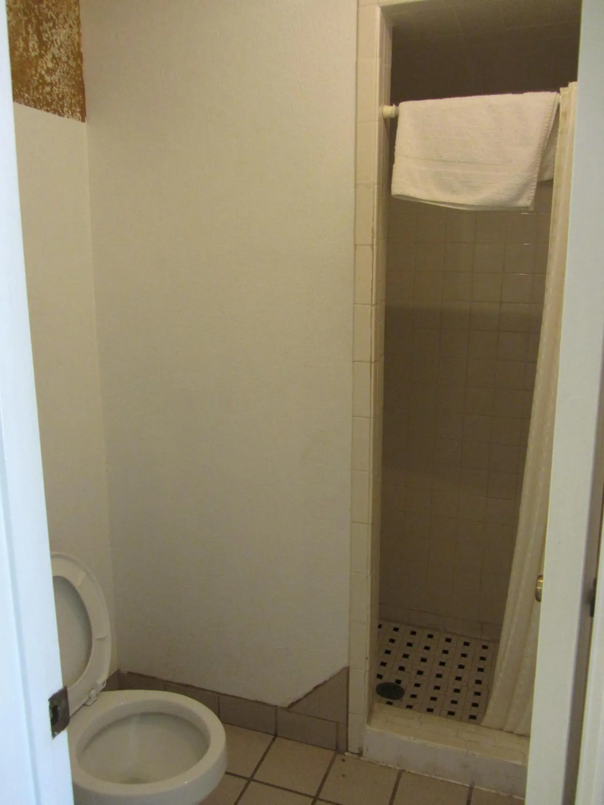 Queen Room with Two Queen Beds in Hebbronville Executive Inn Queen Room with Two Queen Beds in Hebbronville Executive Inn