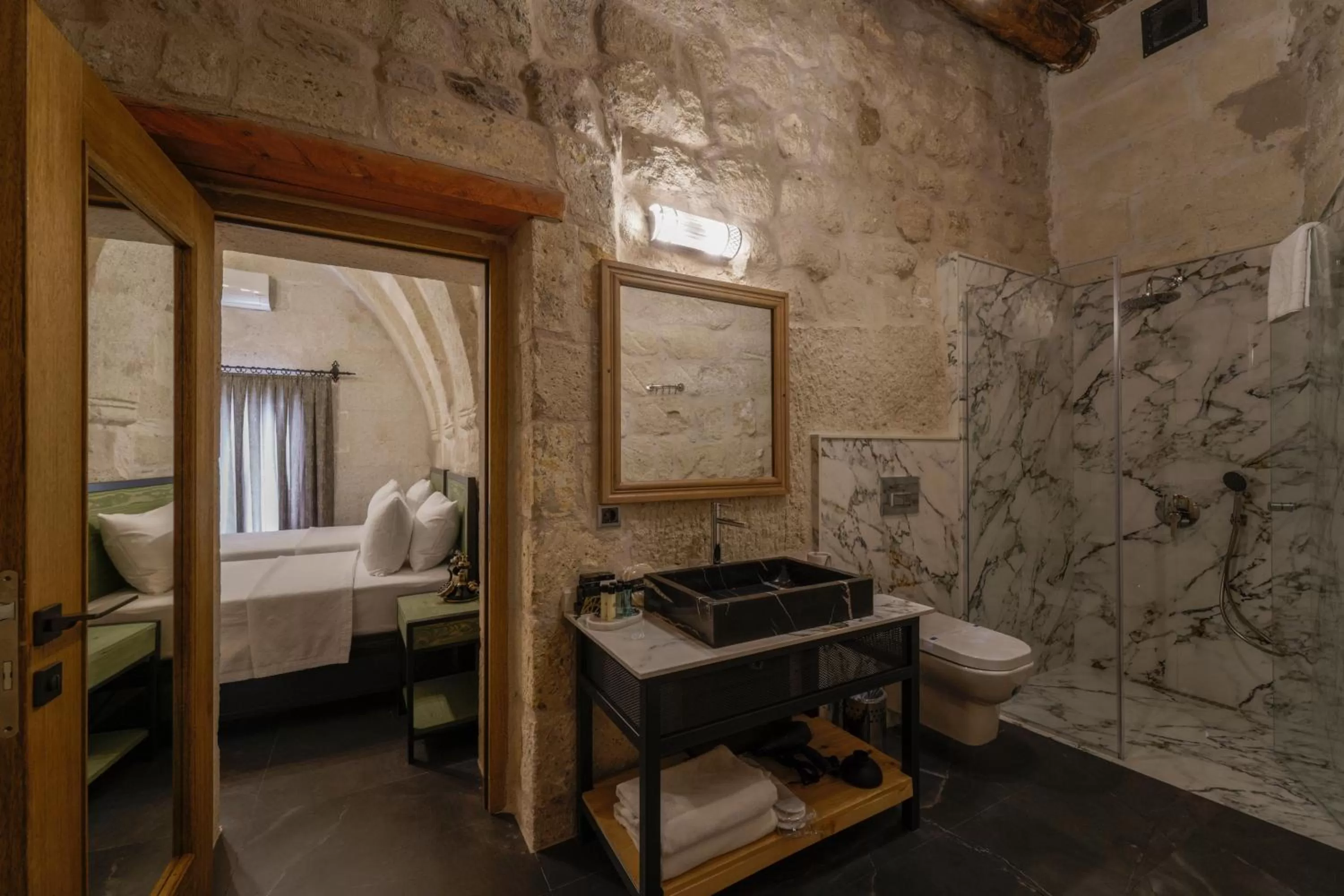 Shower in The Niche Cave Hotel