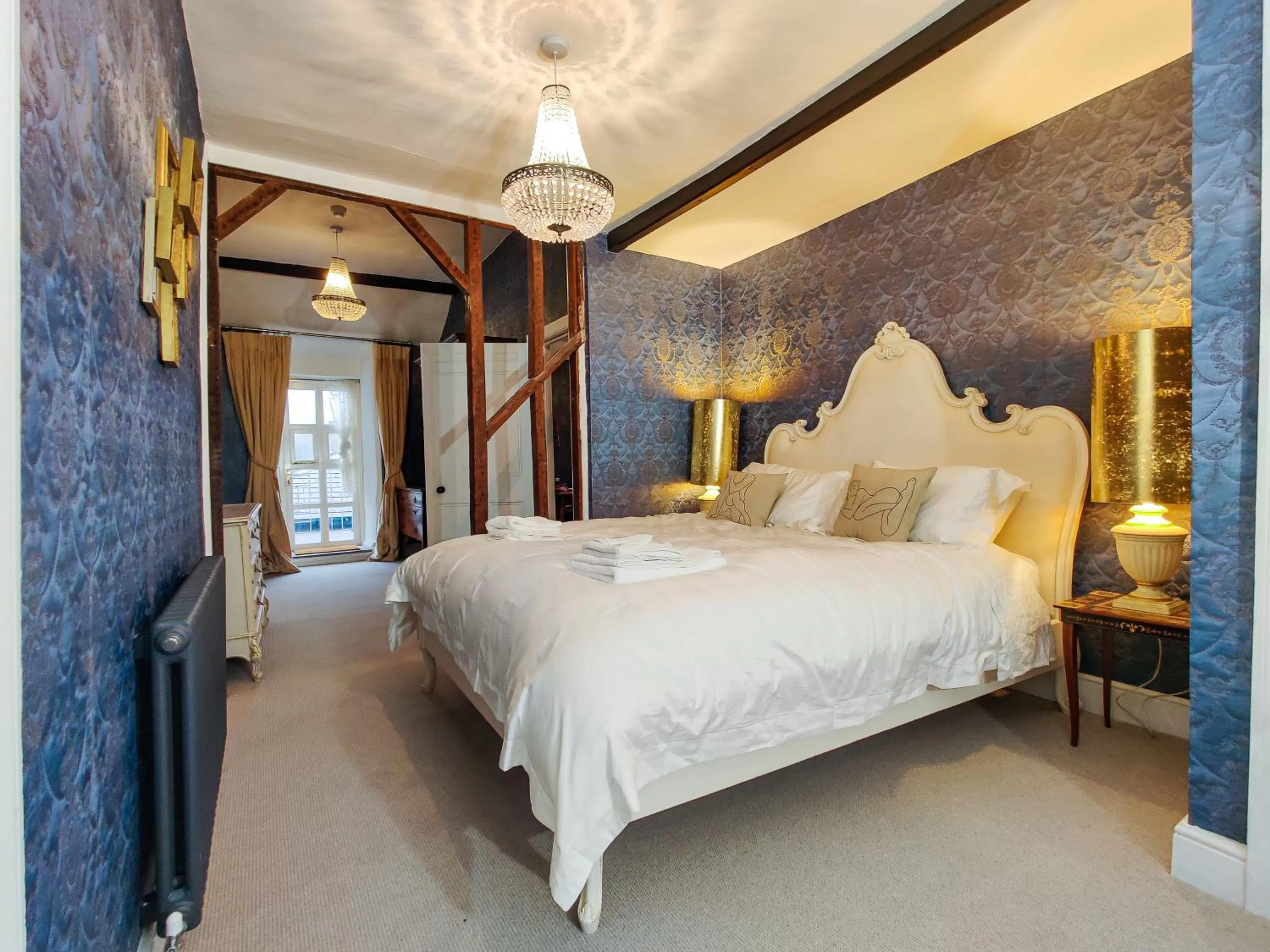 Photo of the whole room, Bed in Plas Dolguog