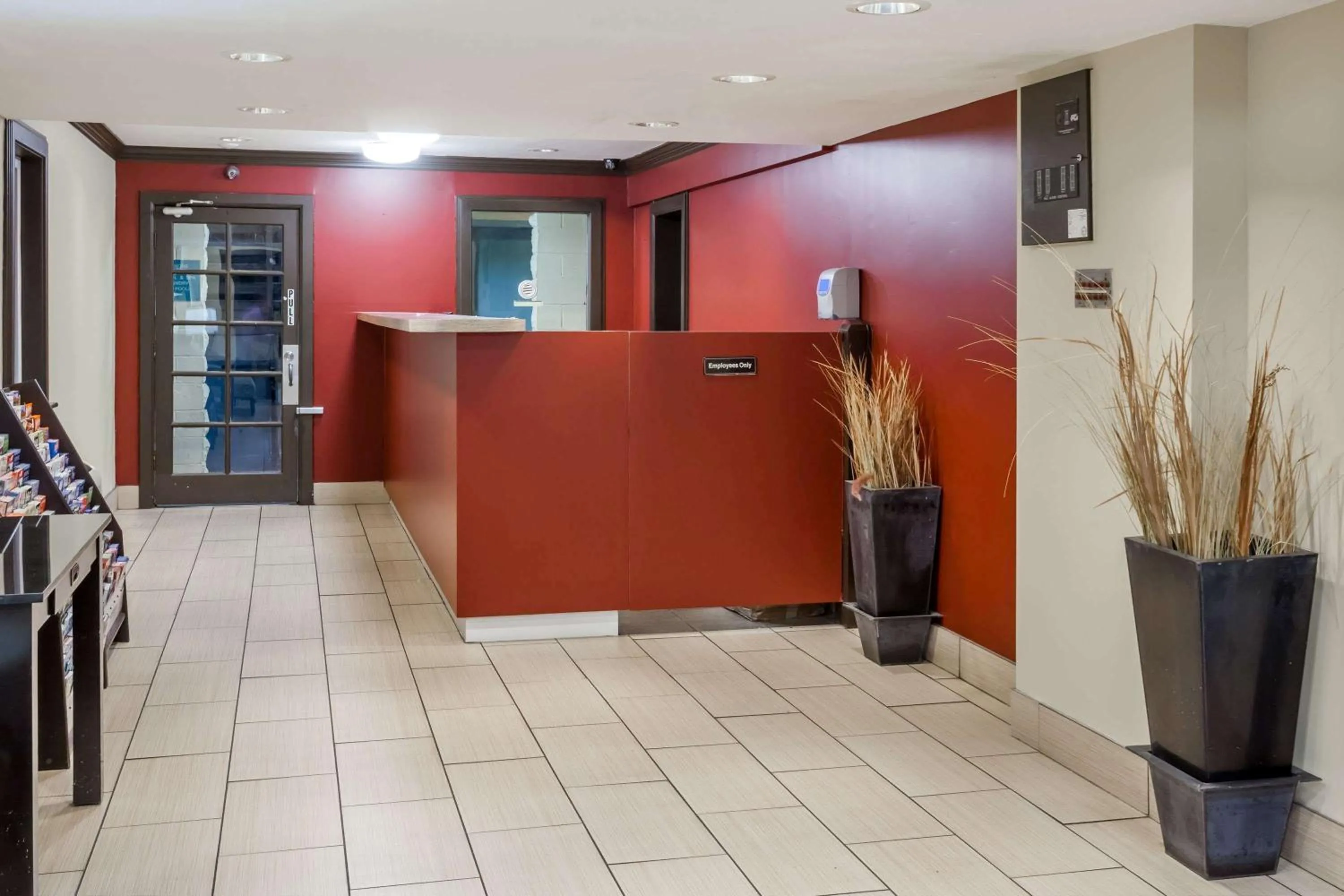 Lobby or reception in Howard Johnson by Wyndham San Diego Hotel Circle