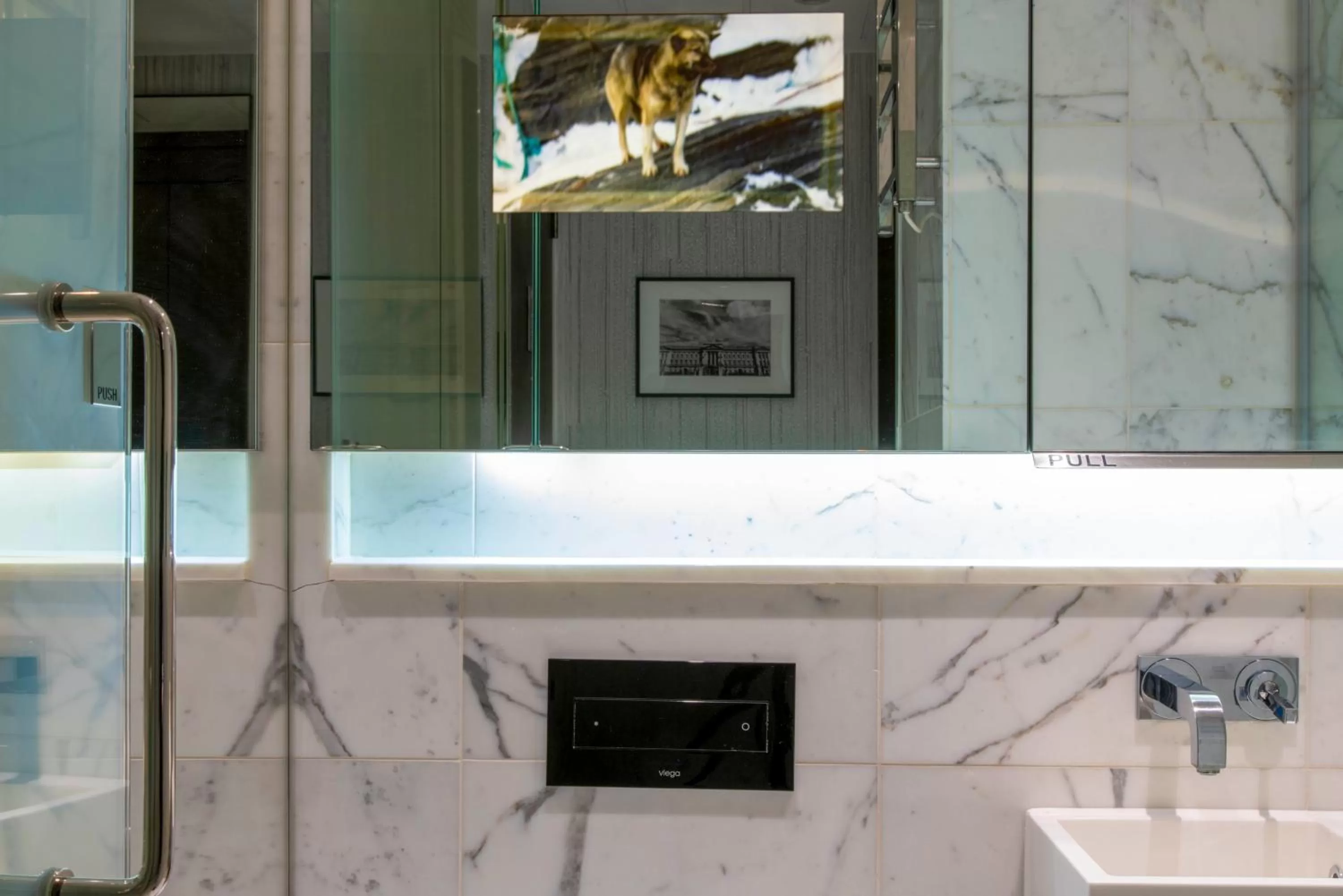 Bathroom in Eccleston Square Hotel
