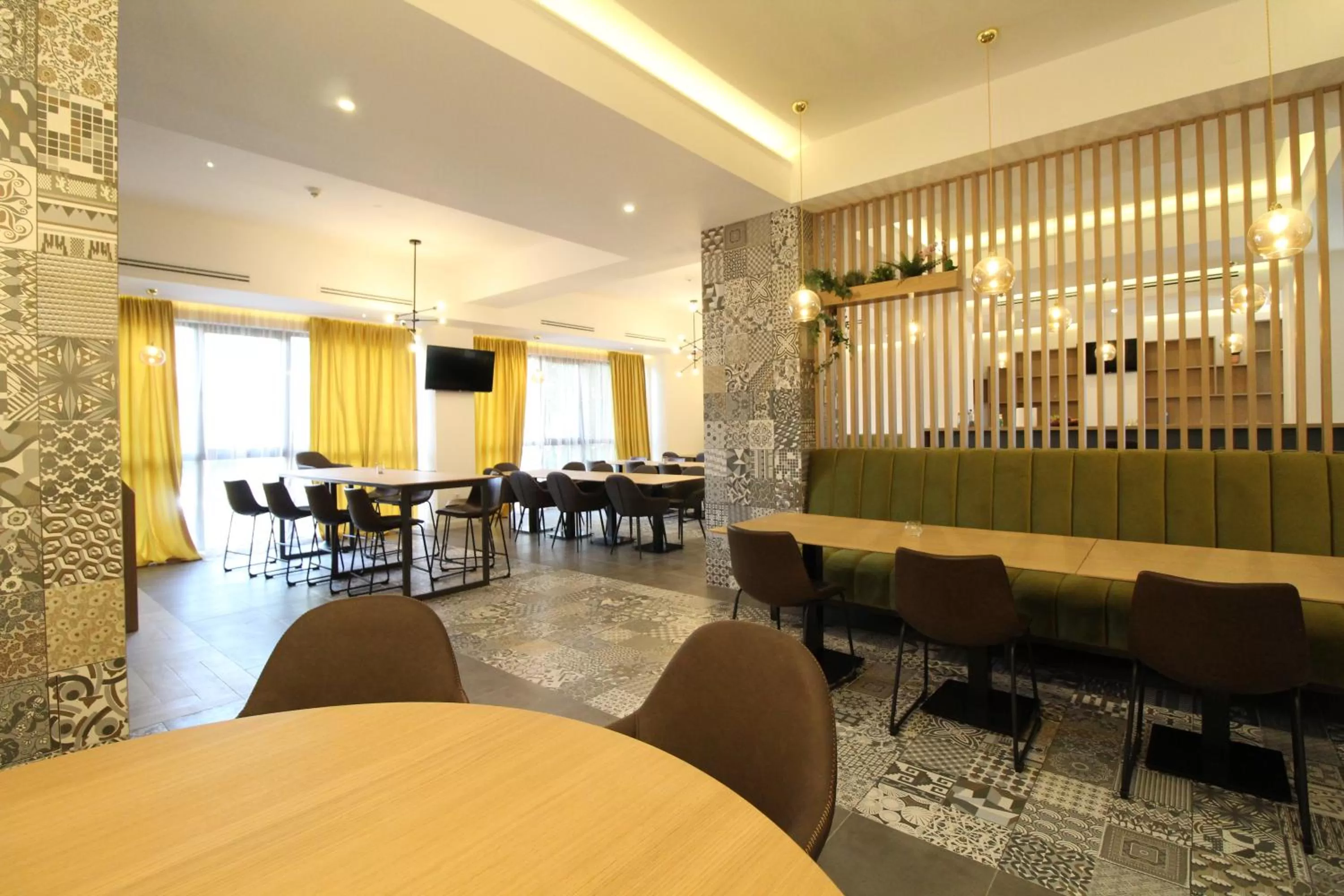 Restaurant/places to eat in Hotel Avenue - Avenue Hotels