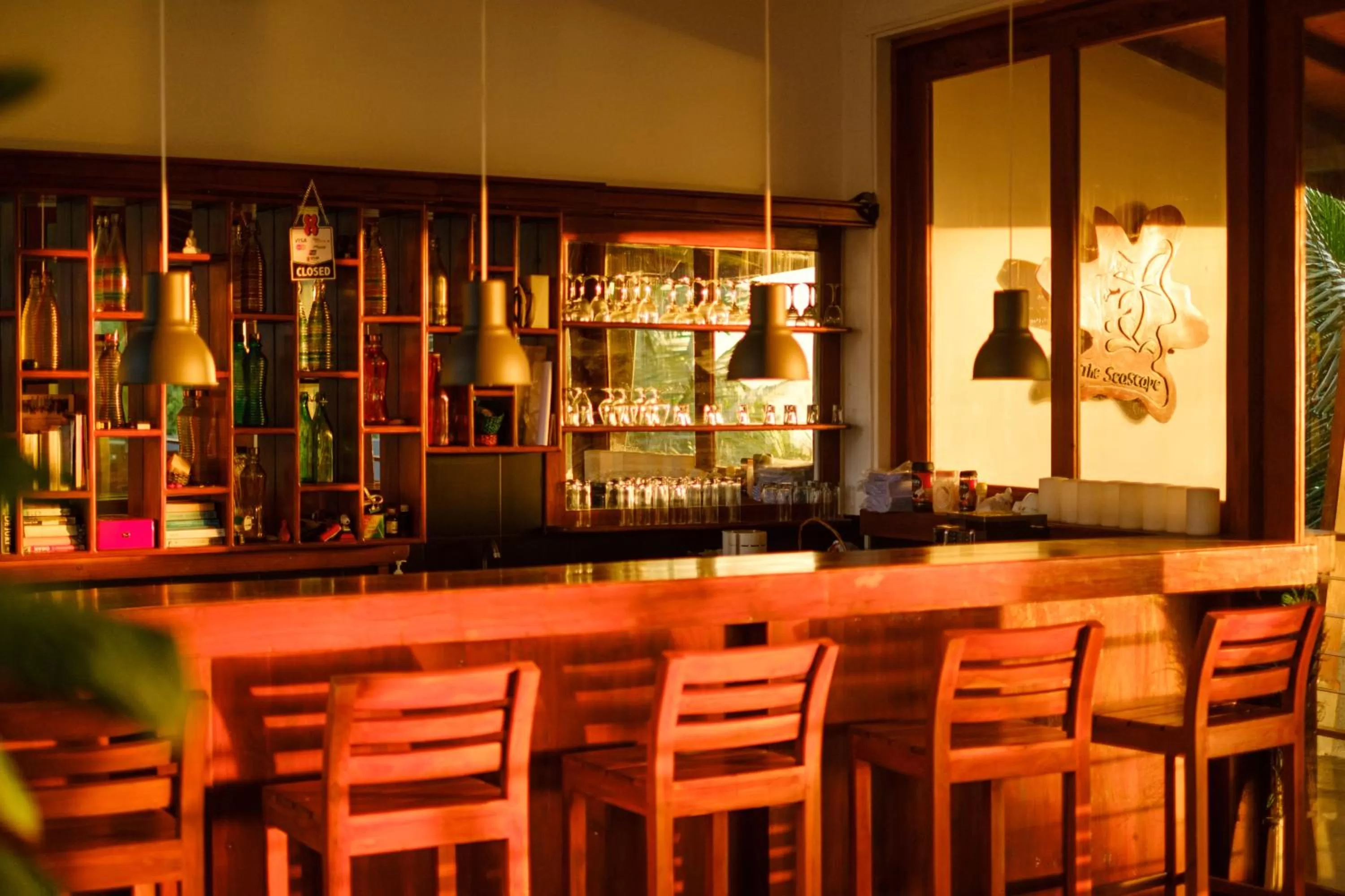 Lounge or bar in The Seascape