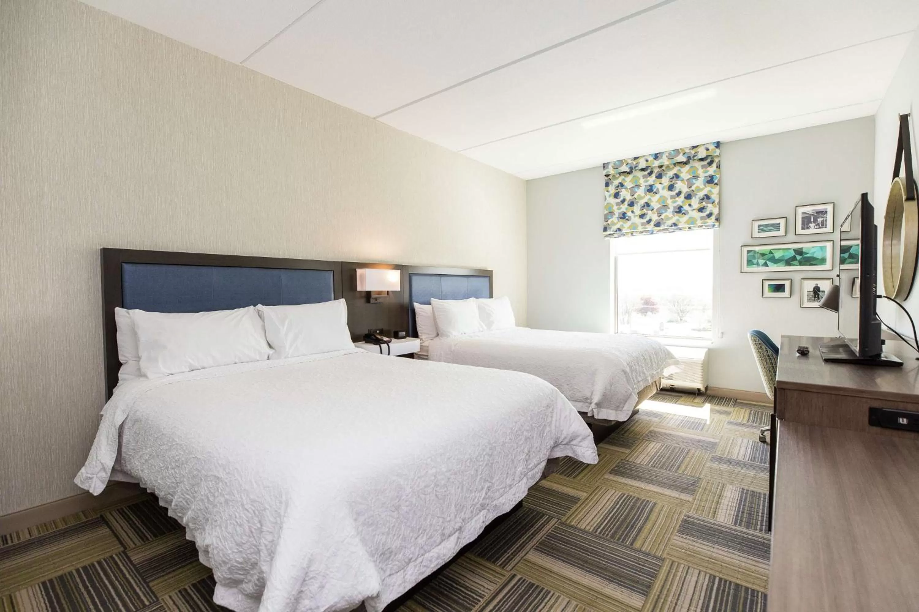 Bedroom, Bed in Hampton Inn & Suites Syracuse North Airport Area