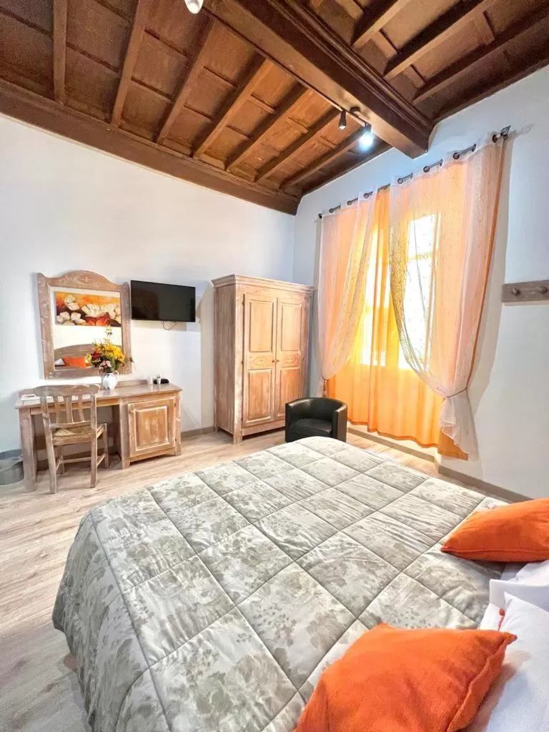 Photo of the whole room, Bed in Cicerone Guest House