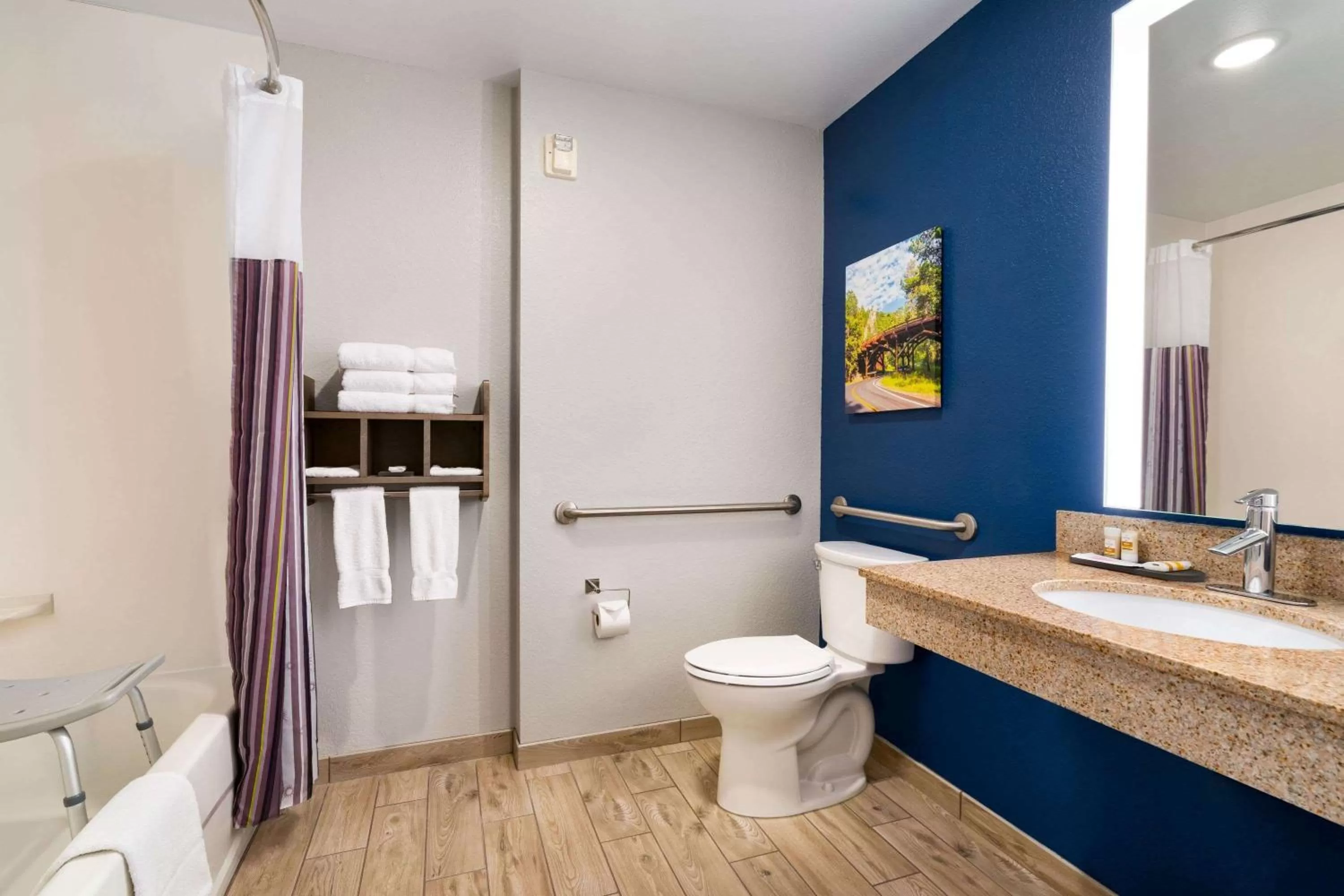 Bathroom in La Quinta Inn and Suites by Wyndham at WaTiki Waterpark