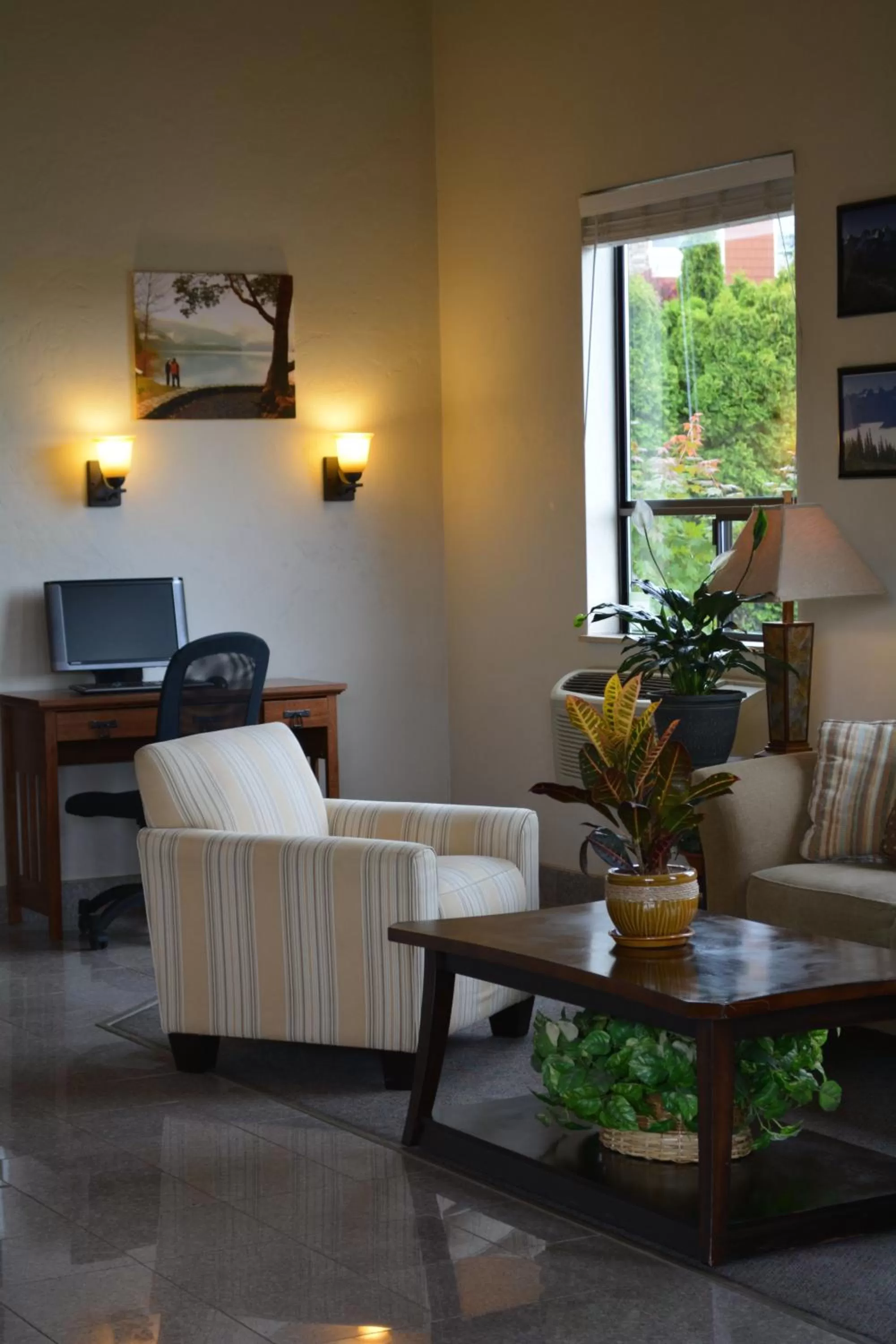 Lobby or reception in Super 8 by Wyndham Port Angeles at Olympic National Park