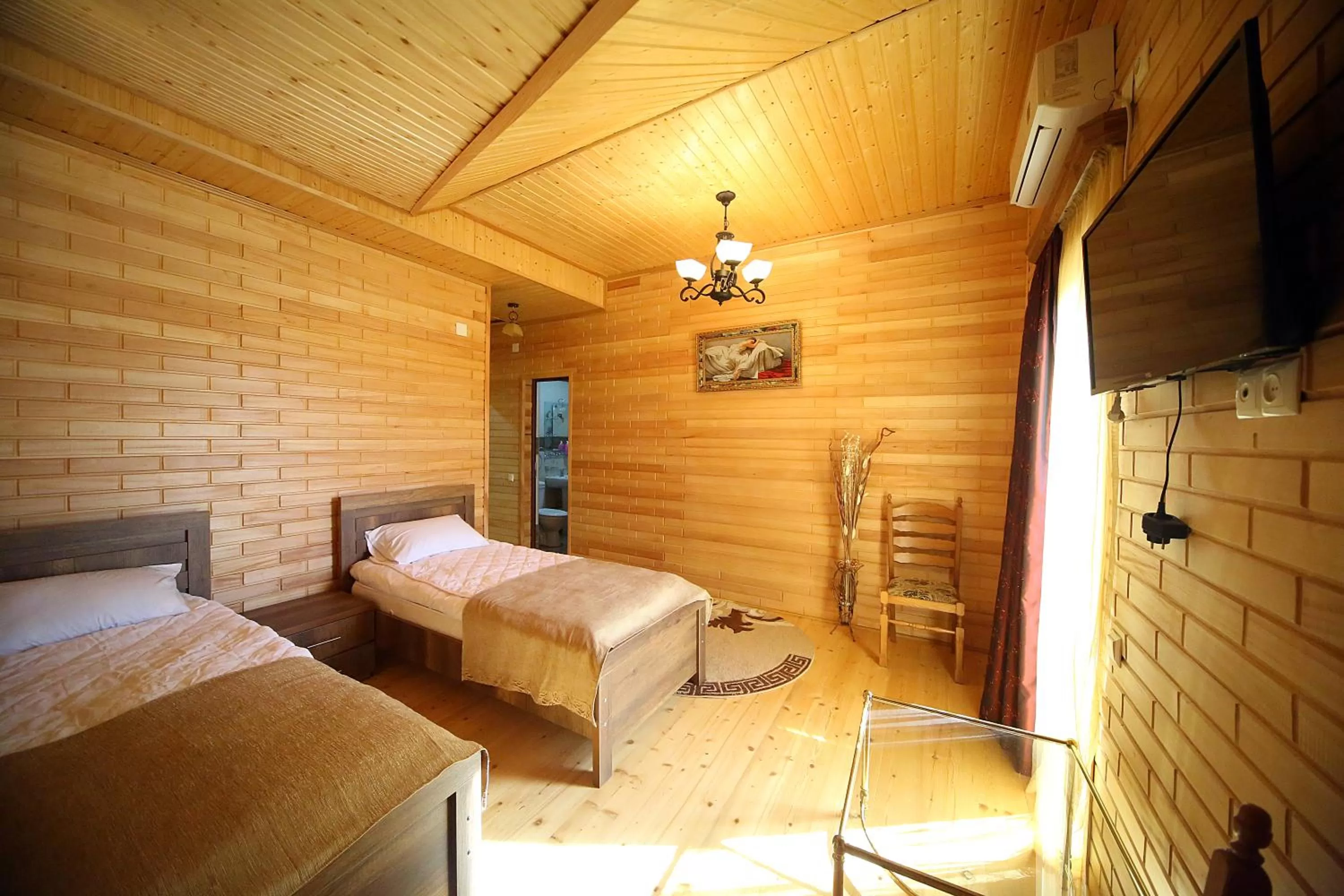 Bathroom, Bed in Hotel Harmony