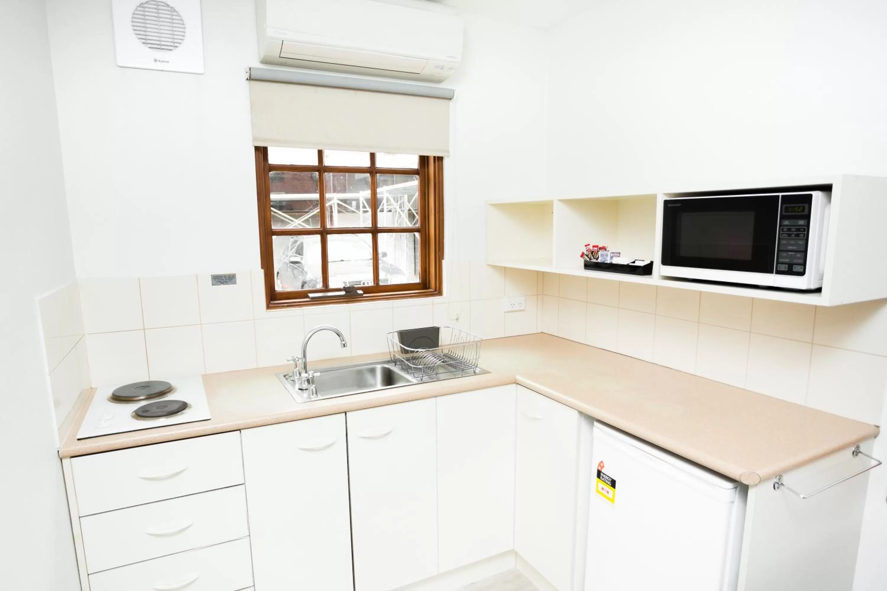 Kitchen or kitchenette in Bay Hotel Apartments
