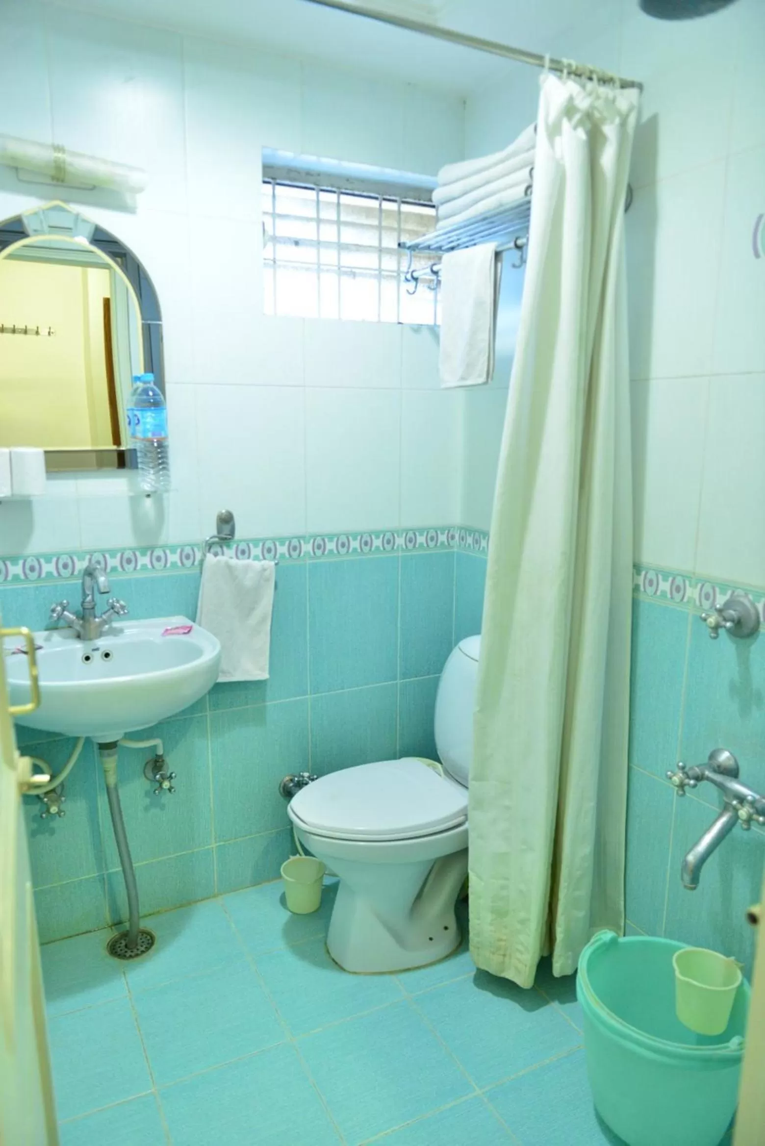 Shower in Hotel Mewar Haveli - At Lake Pichola