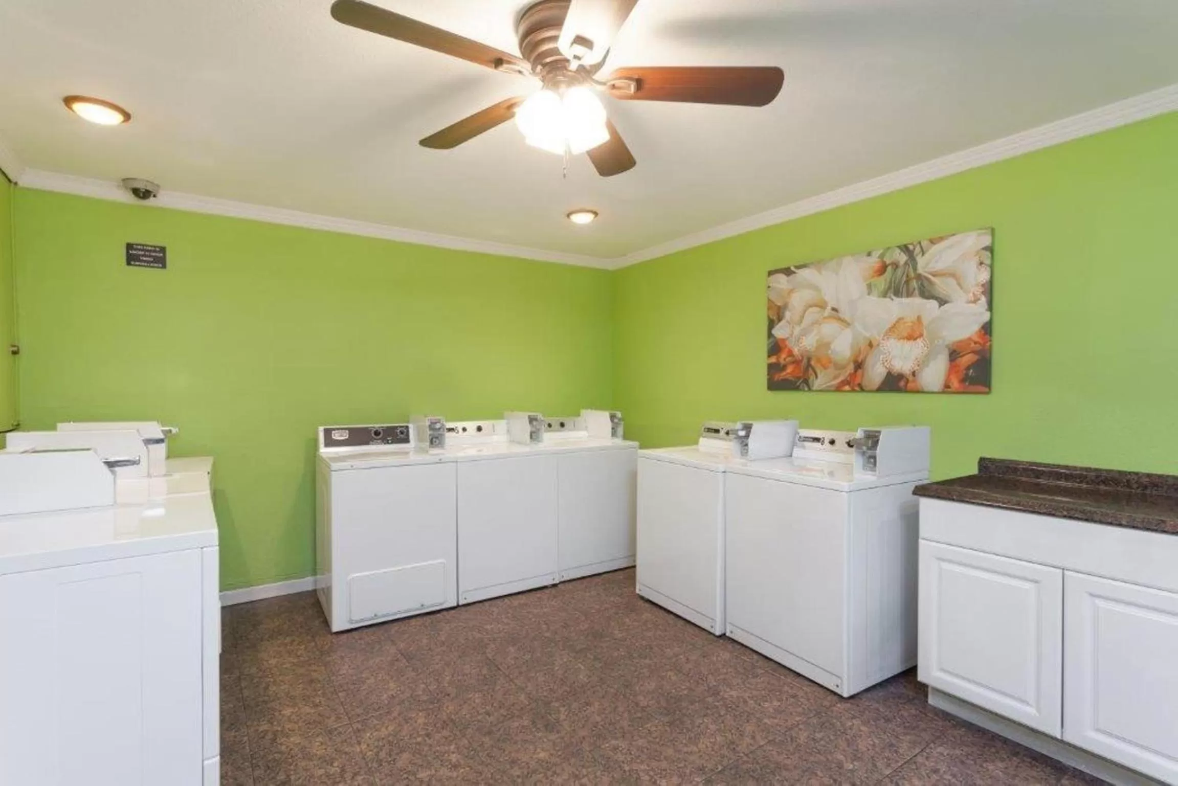 Area and facilities in Days Inn by Wyndham San Diego Hotel Circle