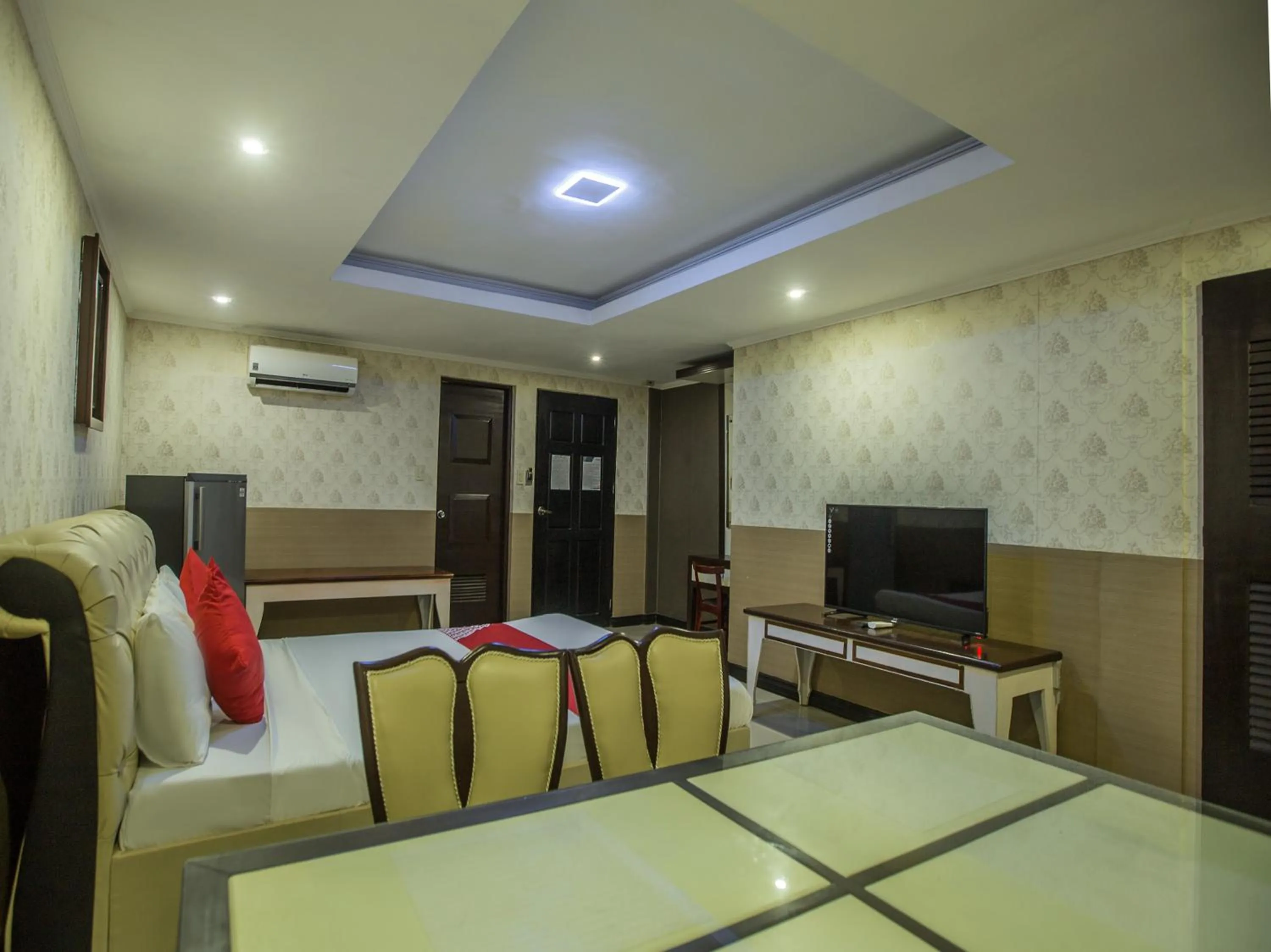 Bedroom in OYO 700 Pj Inn Hotel