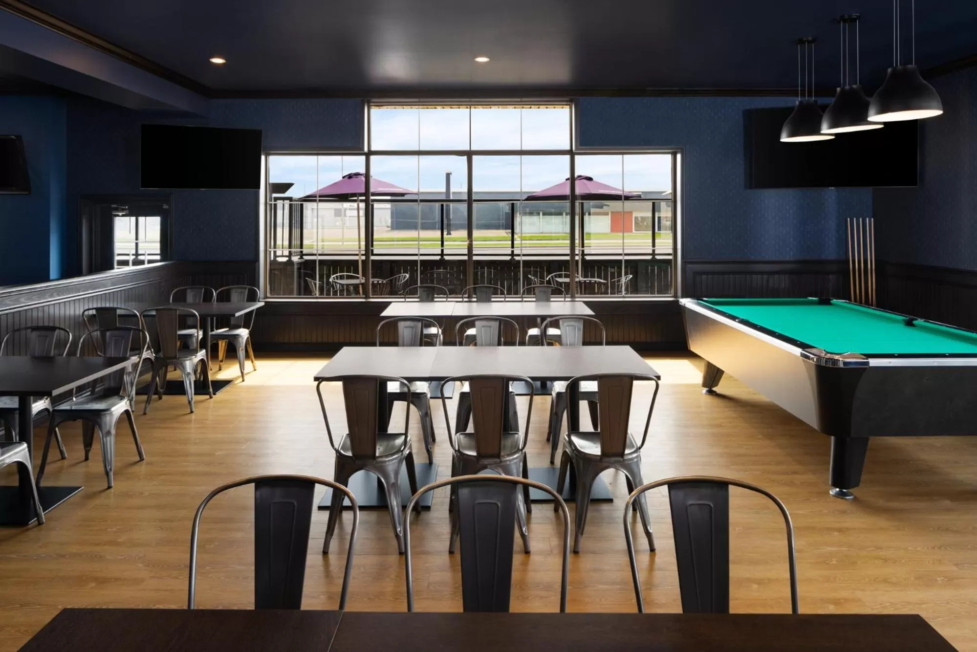 Billiard in Four Points by Sheraton Edmonton South