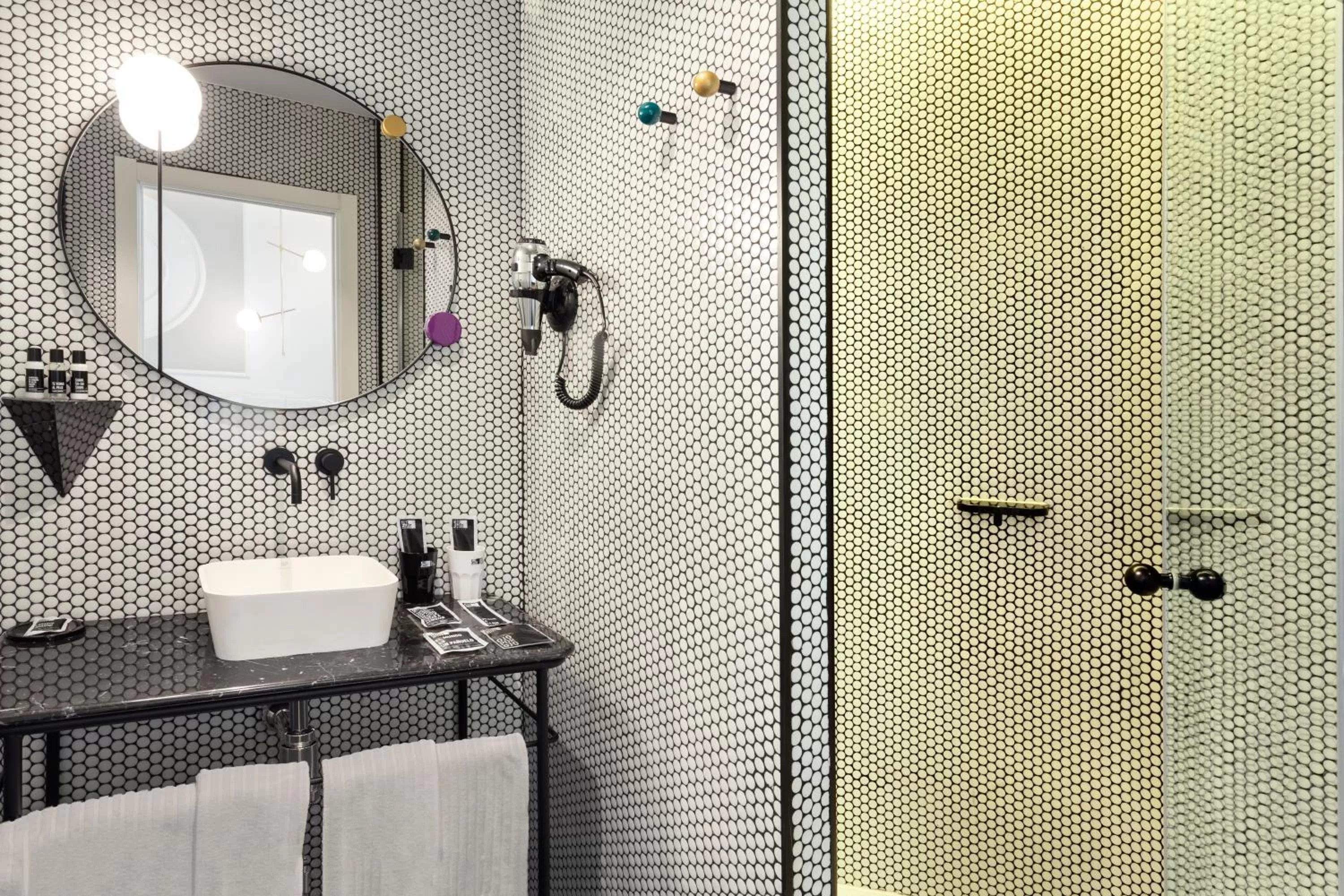 Shower in One Shot Fortuny