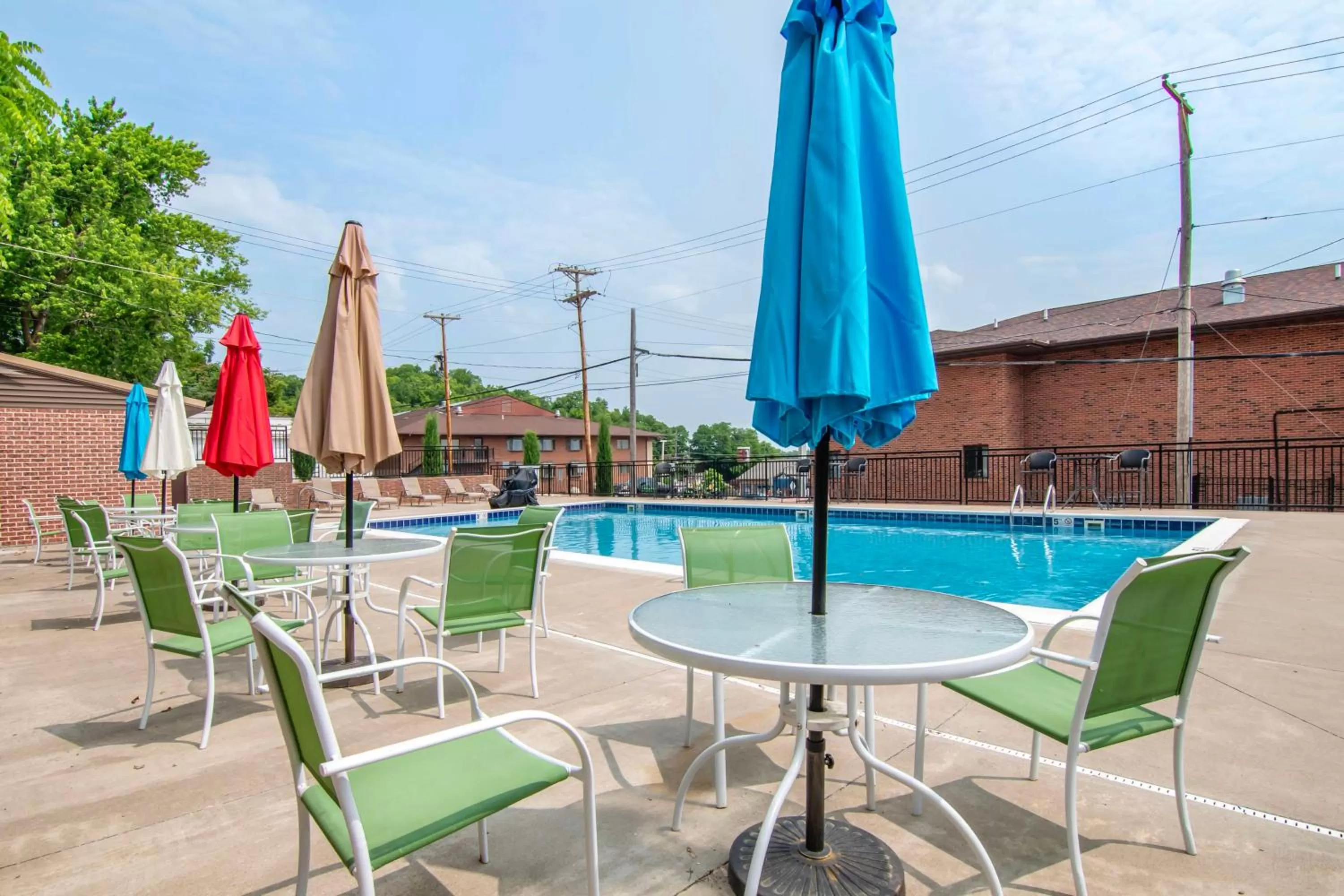 Pool view in Best Western On the River