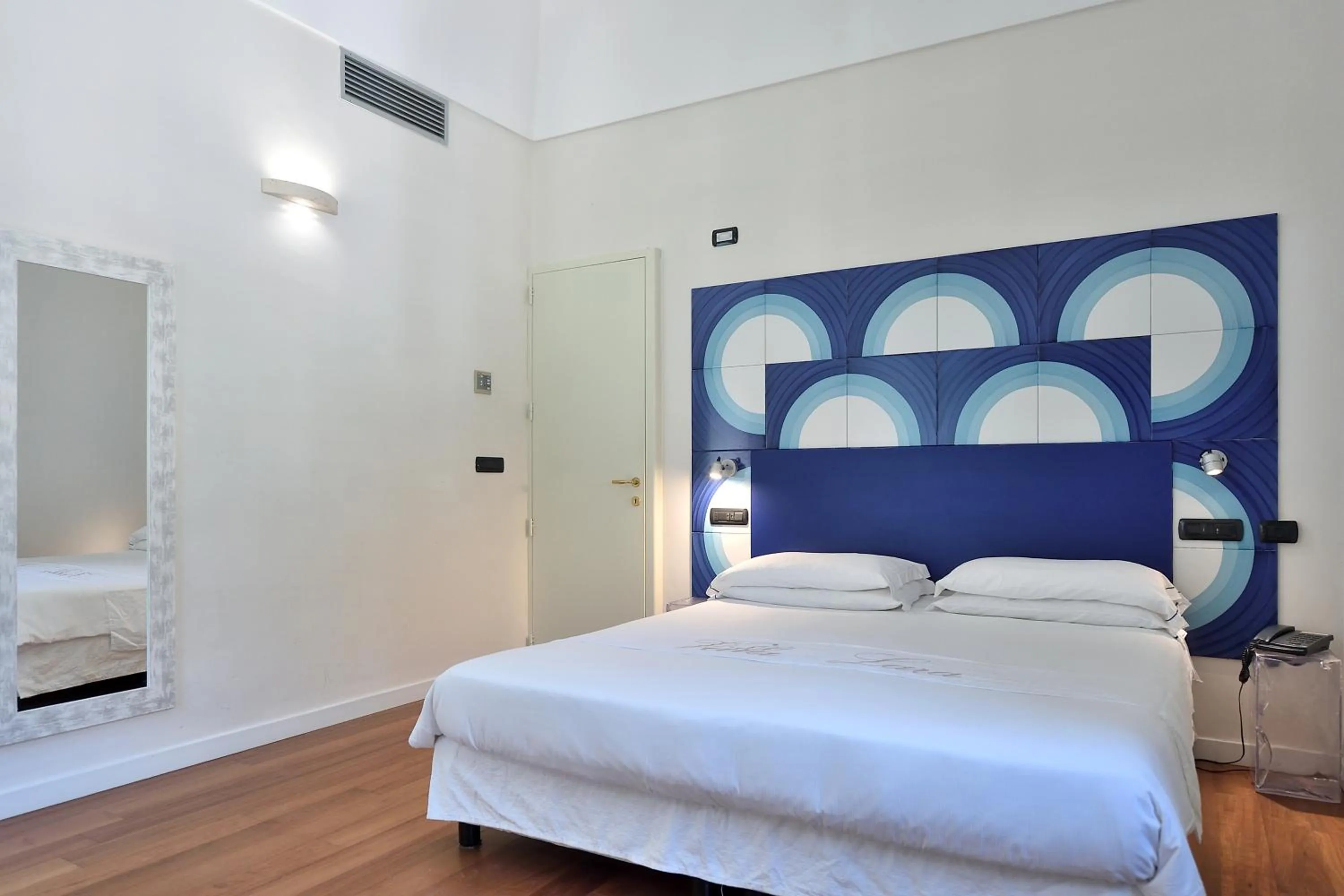 Bed in Villa Lara Hotel