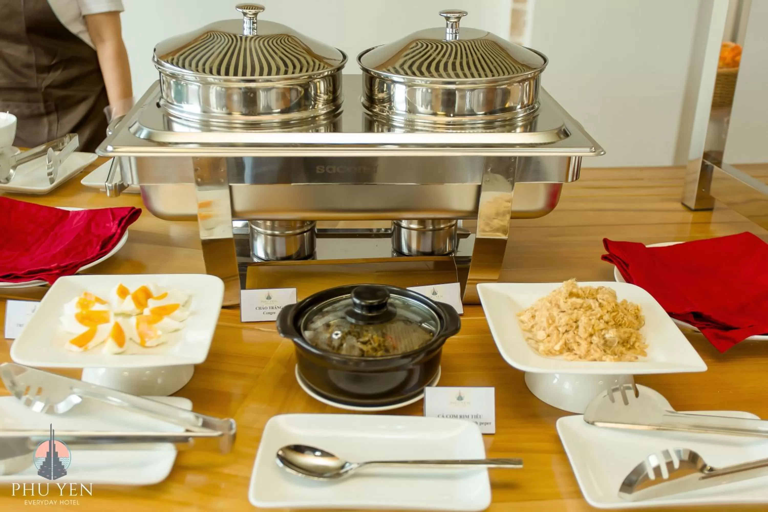 Restaurant/places to eat in PHÚ YÊN EVERYDAY HOTEL