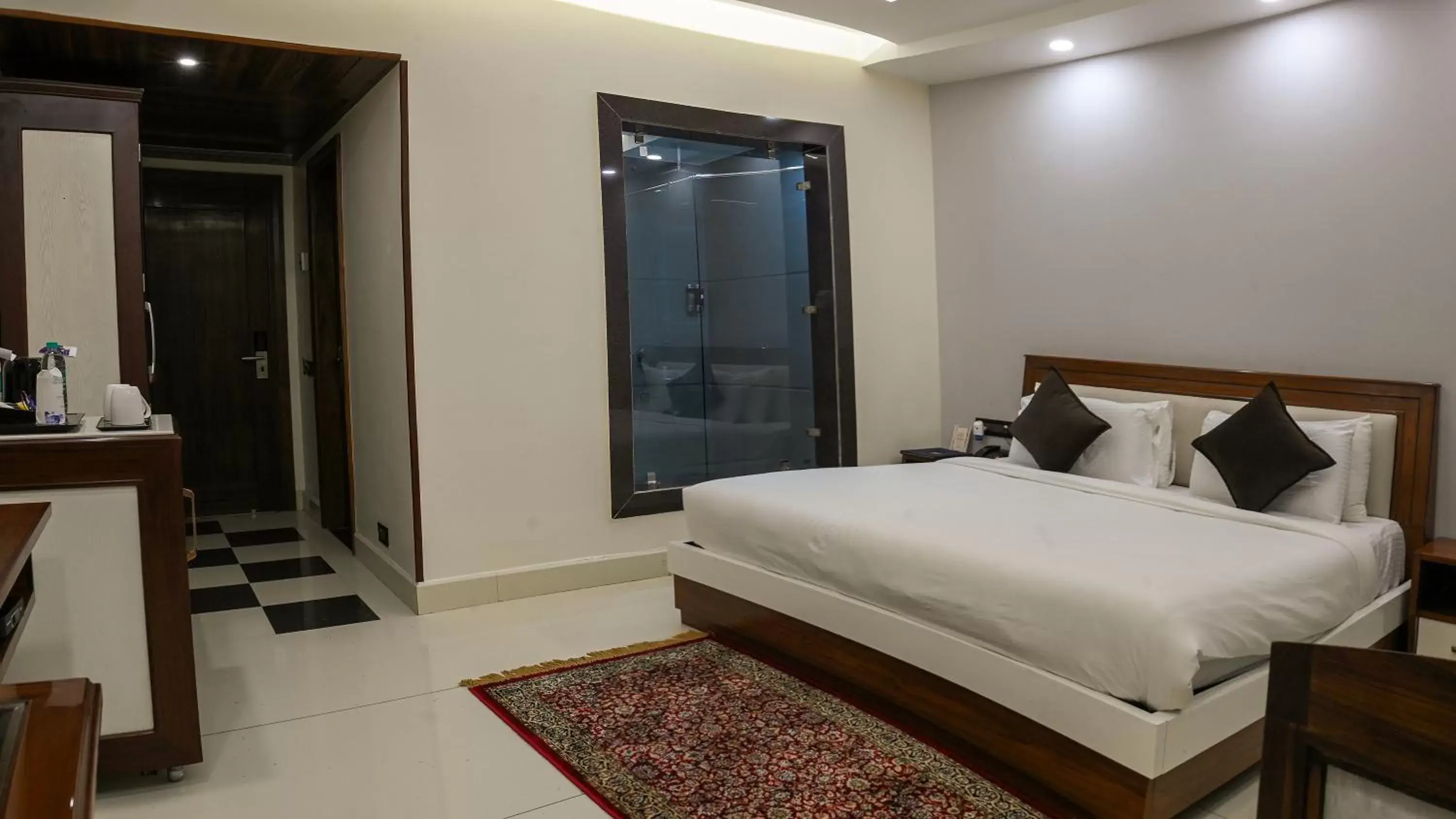 Deluxe Double Room in Hotel Leela Grande Deluxe Double Room in Hotel Leela Grande