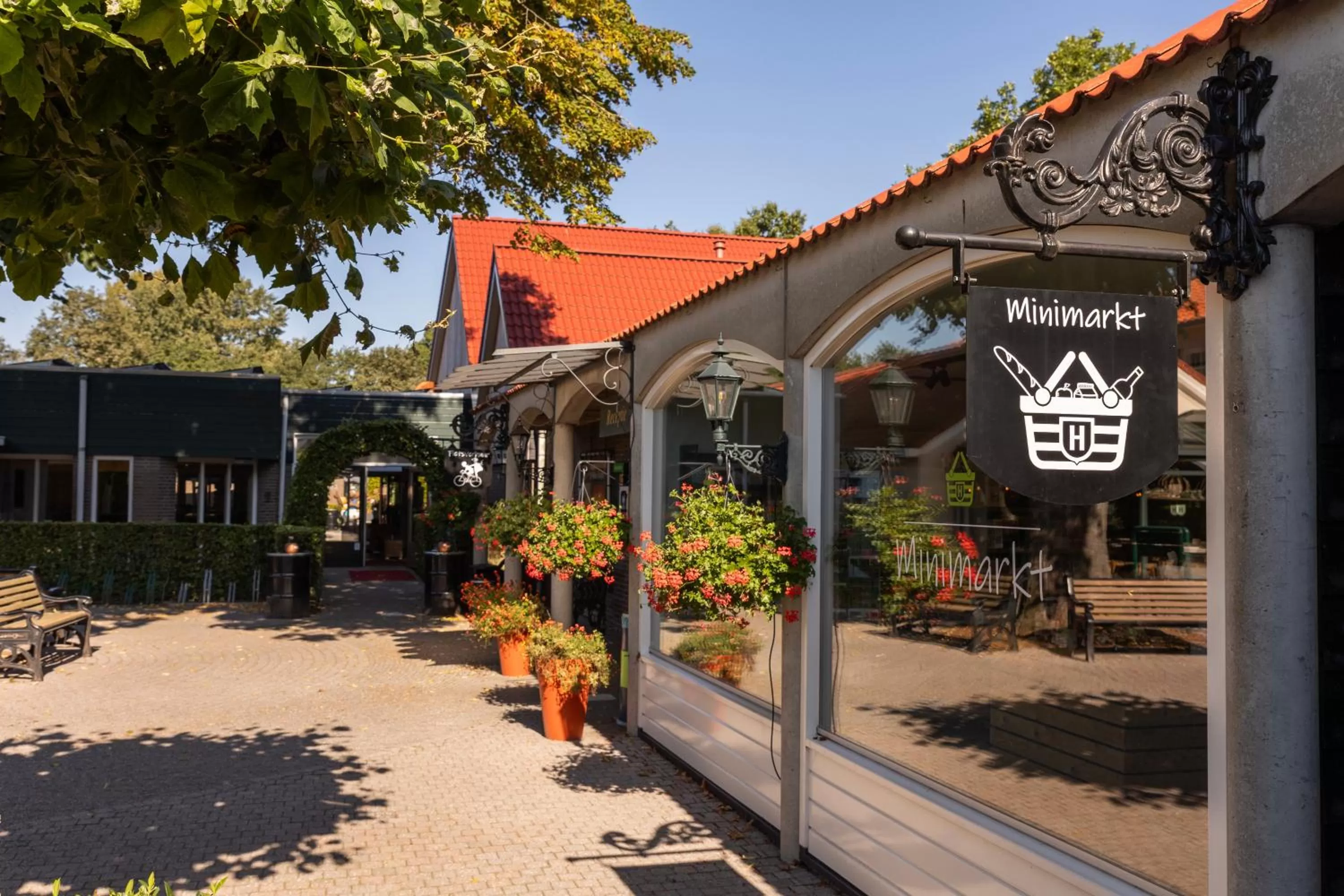 Property building in Hotel & Restaurant - Auberge De Hilver