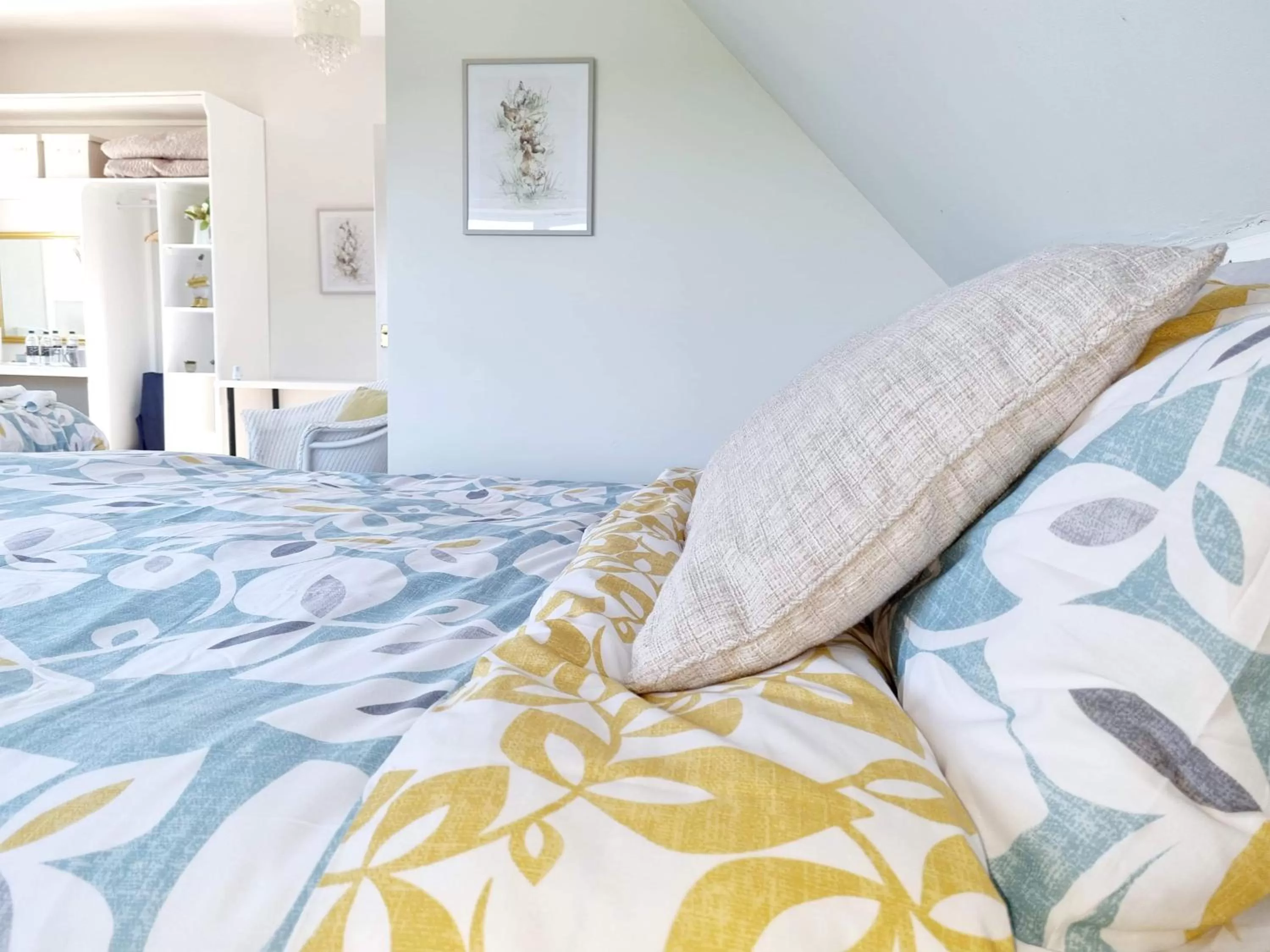 Bed in Wheatsheaf Inn