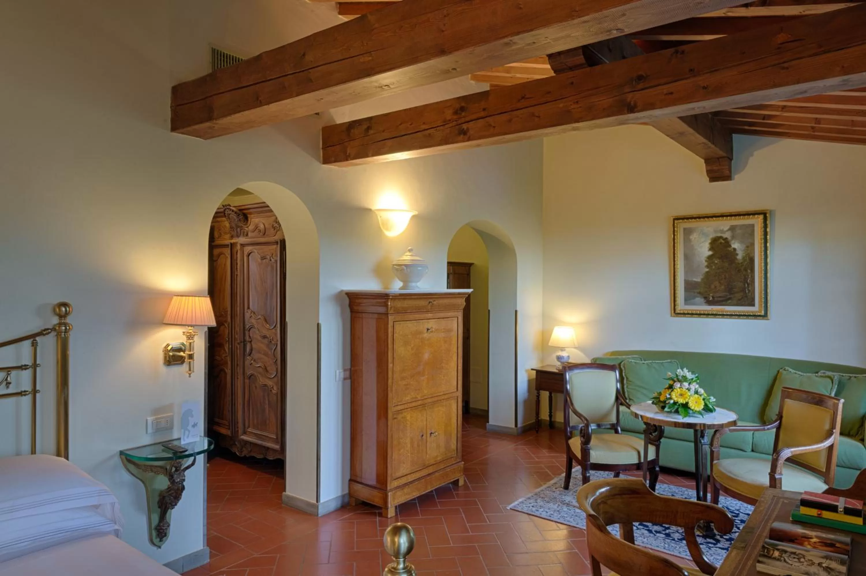 Photo of the whole room, Bed in Villa Olmi Firenze