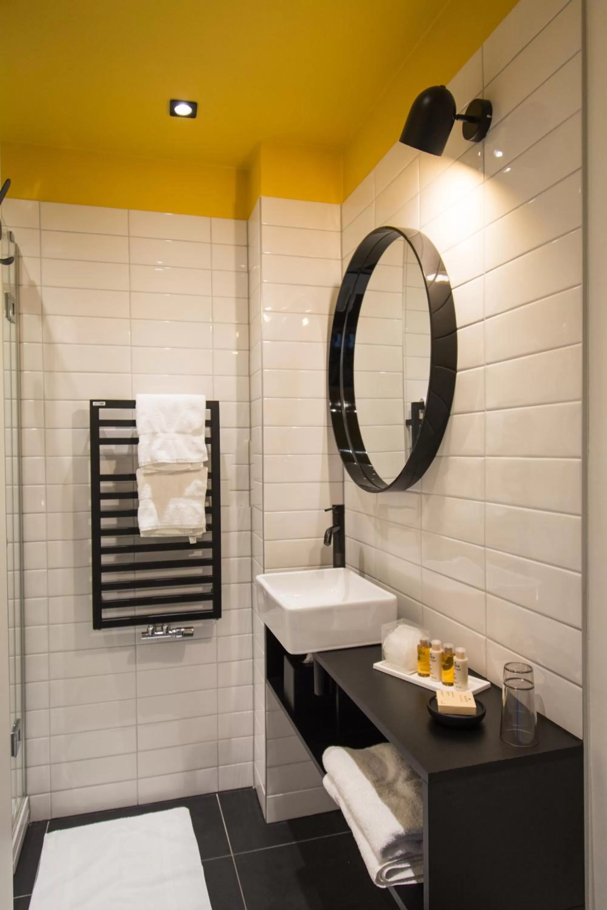 Bathroom in Hôtel Restaurant Vaillant Colmar Nord